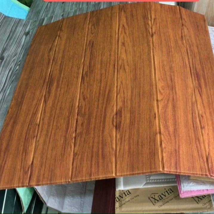 Xốp dán tường vân gỗ 3D cách âm chống thấm kích thước 70x70 cm