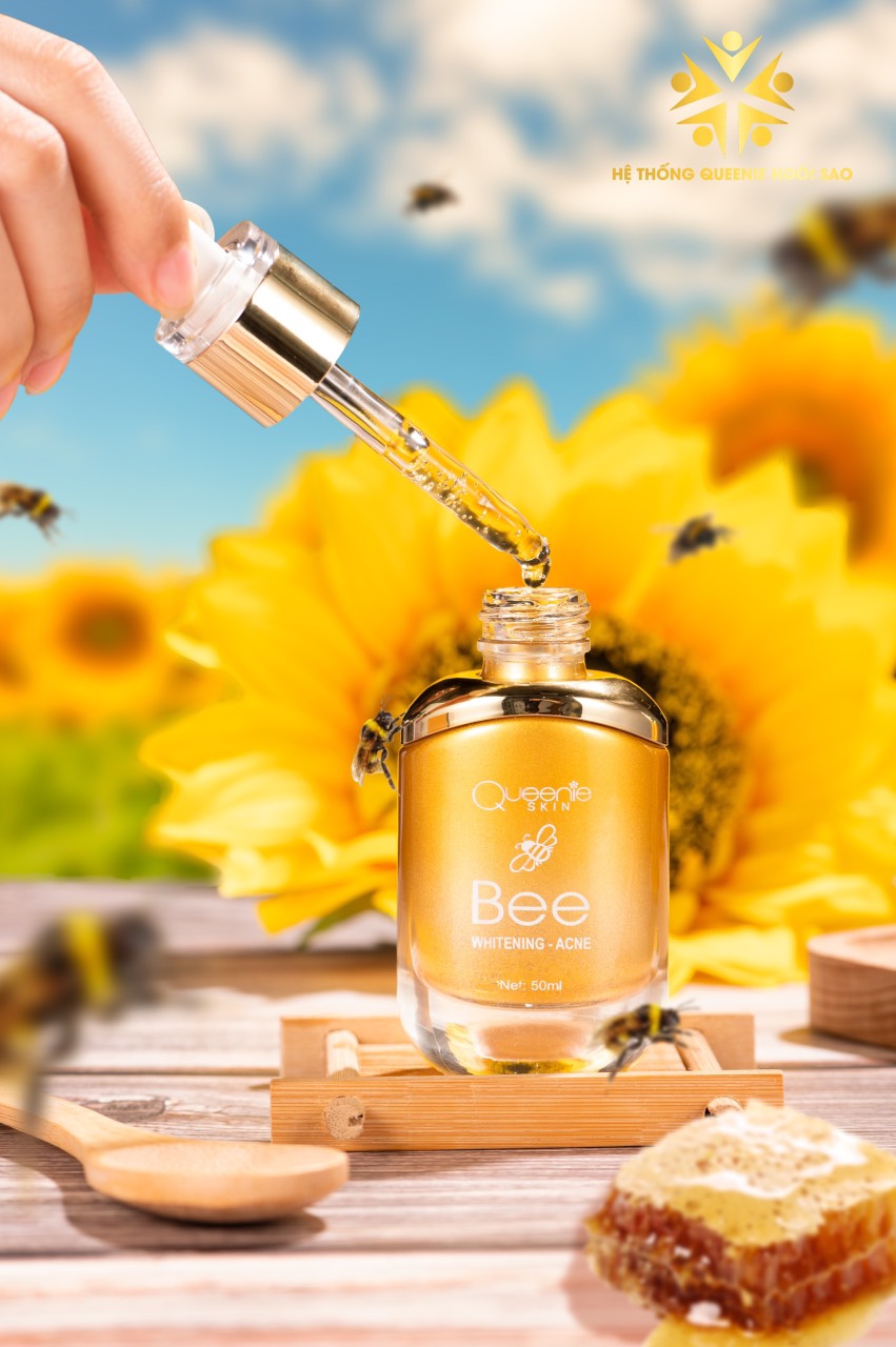 Gel Mụn Keo Ong Queenie Skin giúp loại bỏ các loại mụn, phục hồi da hư tổn, giảm sẹo, tái tạo dưỡng da trắng hồng không tỳ vết.