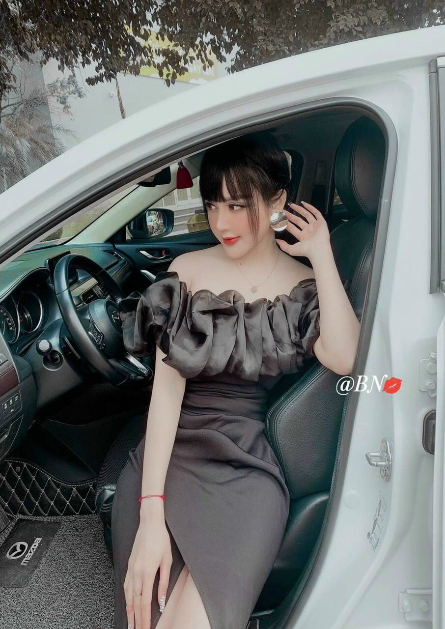 Đầm voan trễ vai xẻ tà cực sang chảnh -nganap store