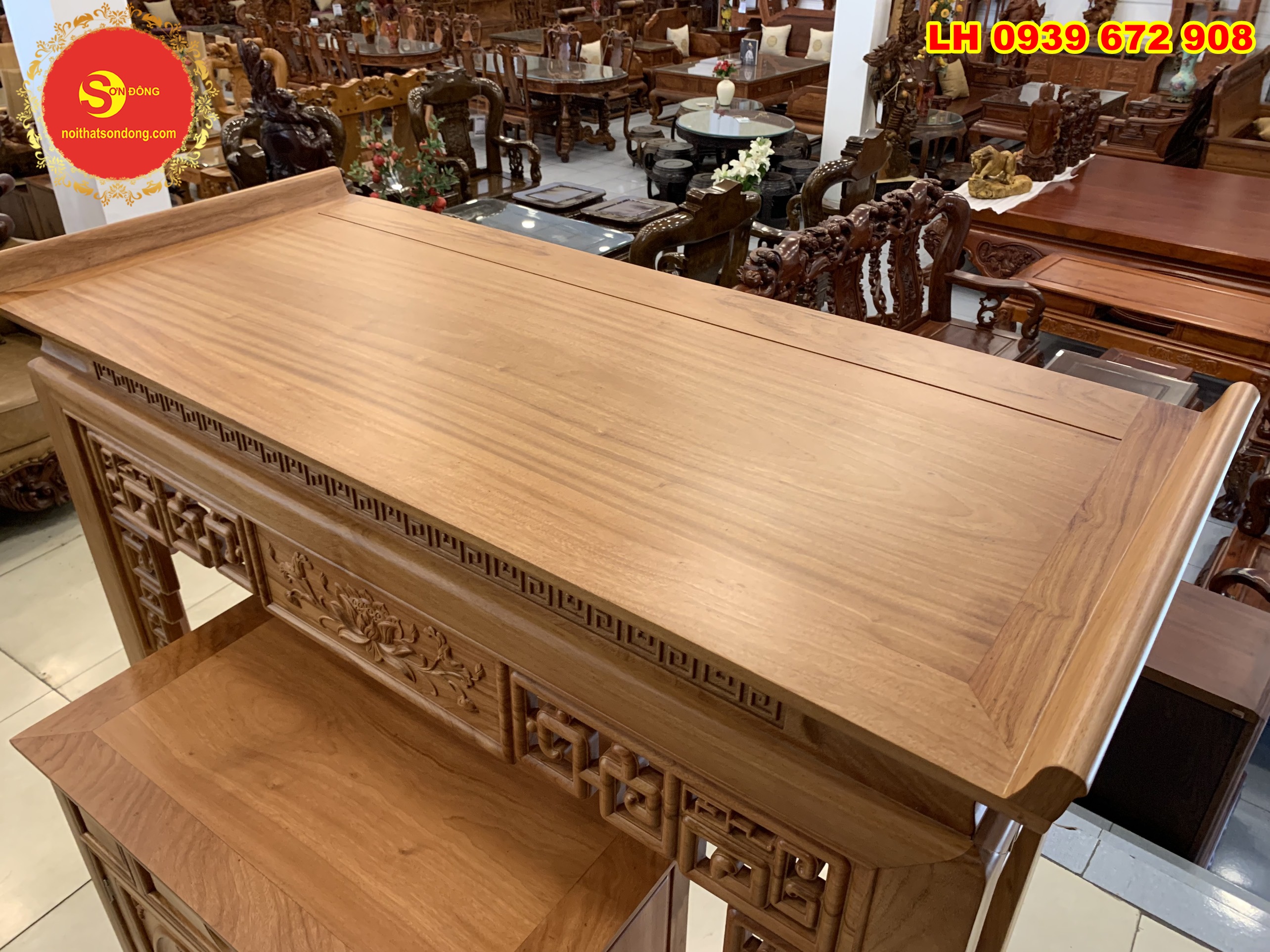 Bộ bàn thờ và tủ nhang gõ đỏ triện hoa sen