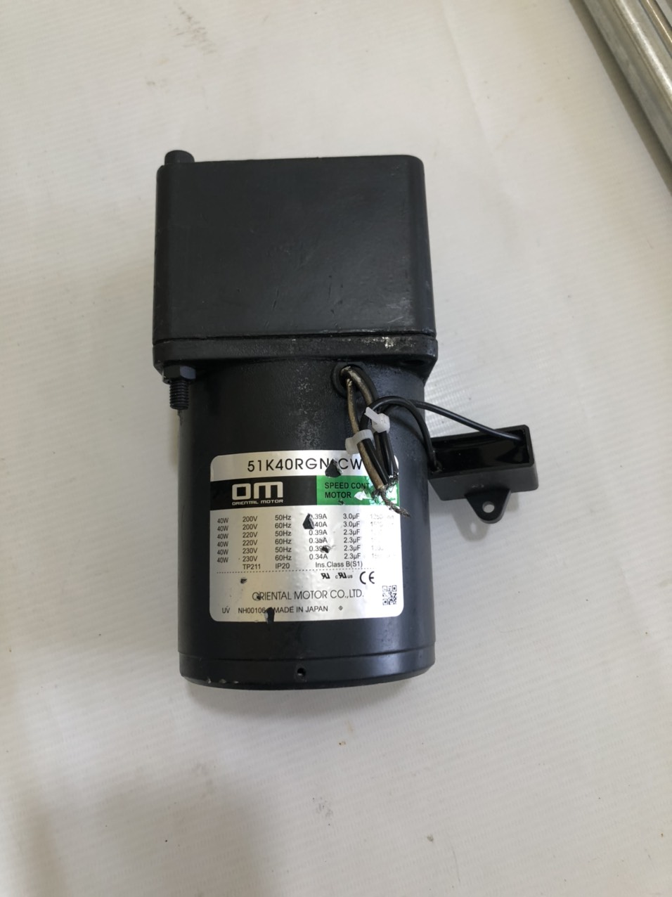 Mô tơ giảm tốc 220v-40w hàng Nhật bãi chế máy nướng, máy quay tự động (tặng kèm đầu trục)