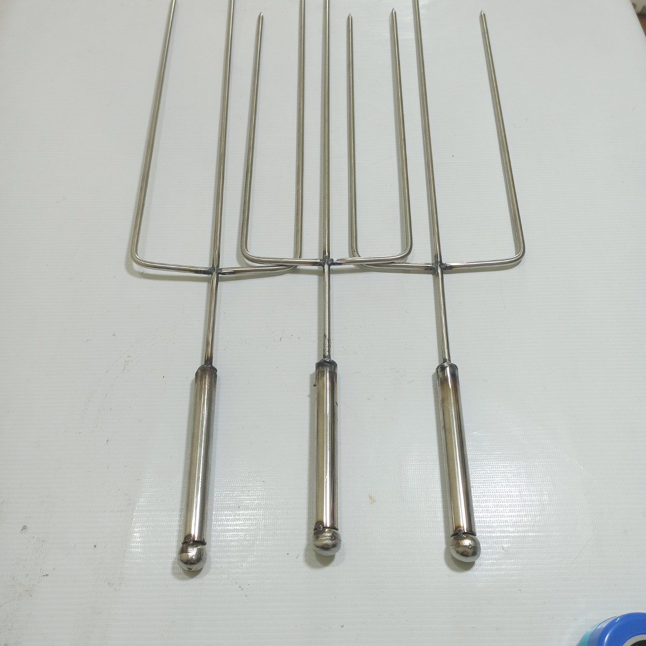 FREESHIP MAX-CAM KẾT GIÁ TỐT-Xiên nướng gà, vịt, ngan, cá inox 6mm không bánh răng ( bộ 3 cây)