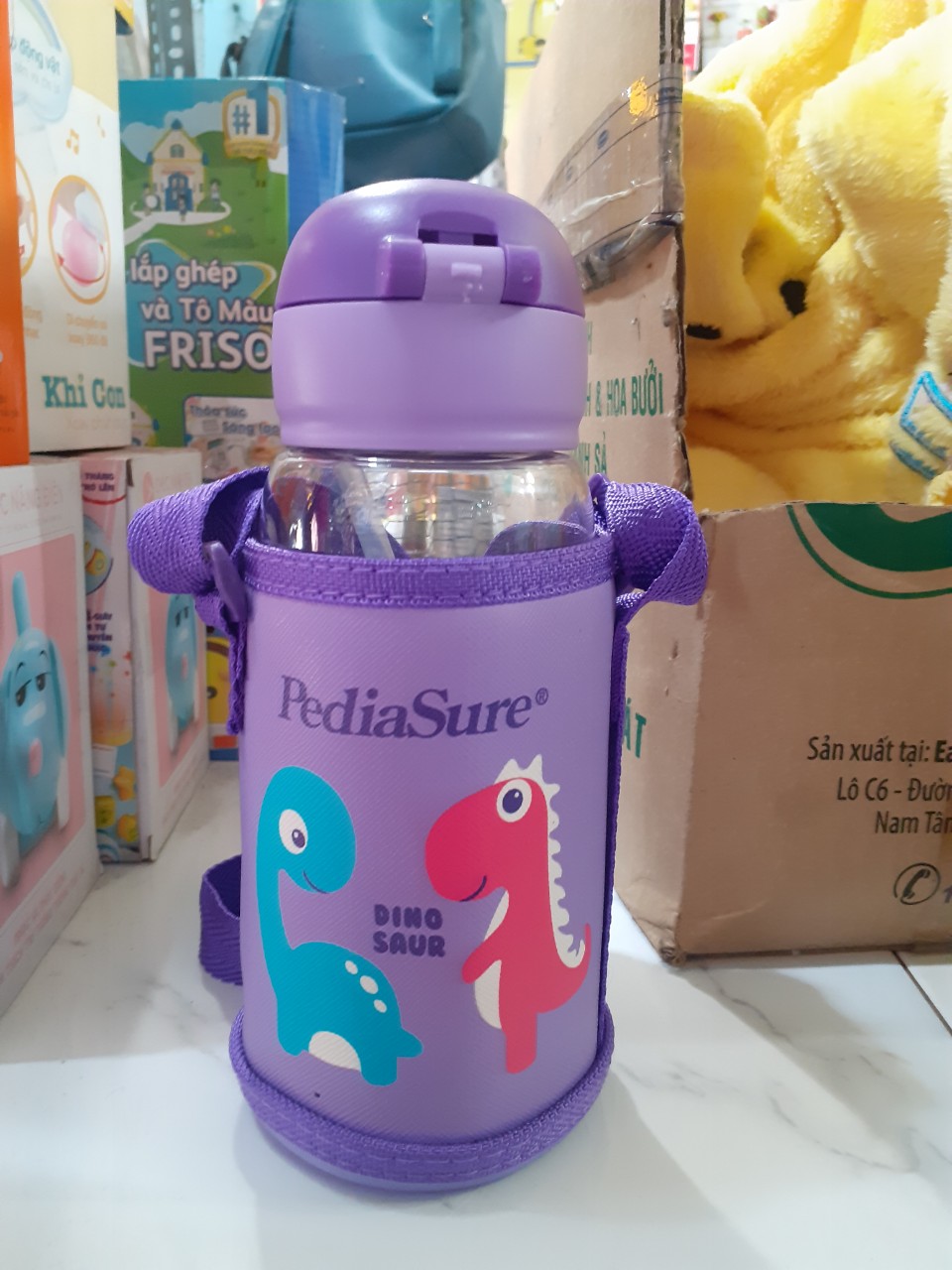 Bình nước có túi đeo cho bé Quà tặng từ pediasure