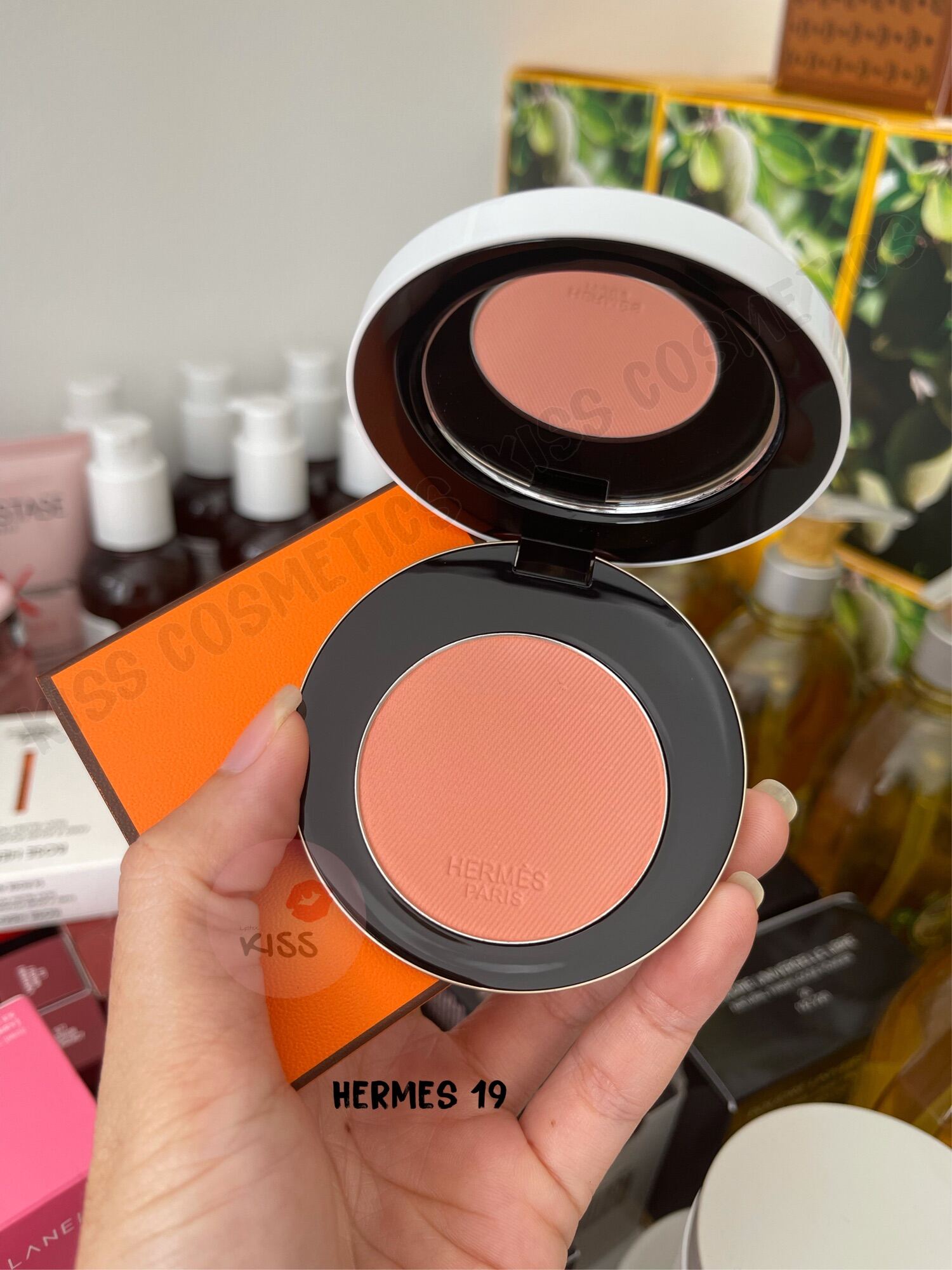 - Phấn má hồng H.ermès Silky Blushes màu 19 Rose Abricot - Kiss cosmetics