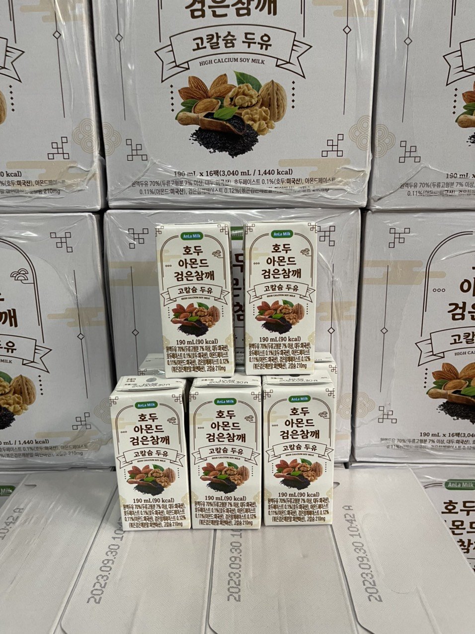 Sữa hạt óc chó, hạnh nhân, mè đen nguyên chất Hàn Quốc 190ml