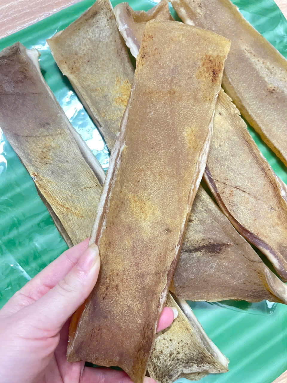 Da trâu khô nguyên miếng 500g đã được làm sạch lông, thui vàng,