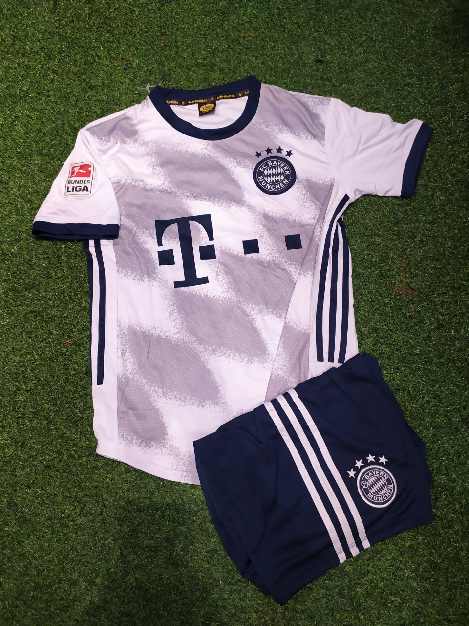 Áo Bóng Đá CLB Bayern trắng Mới 2020-2021