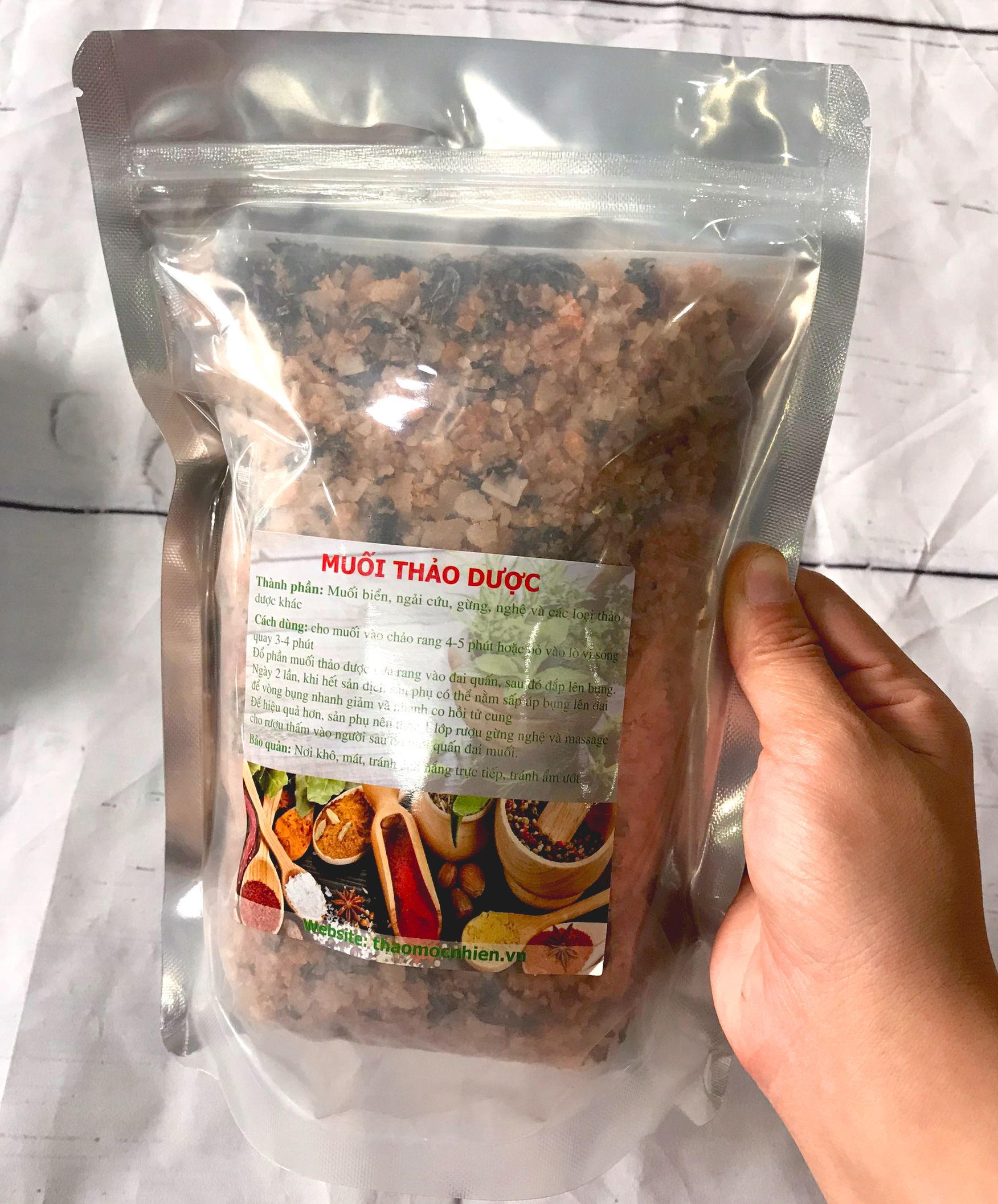 Muối thảo dược chườm bụng sau sinh