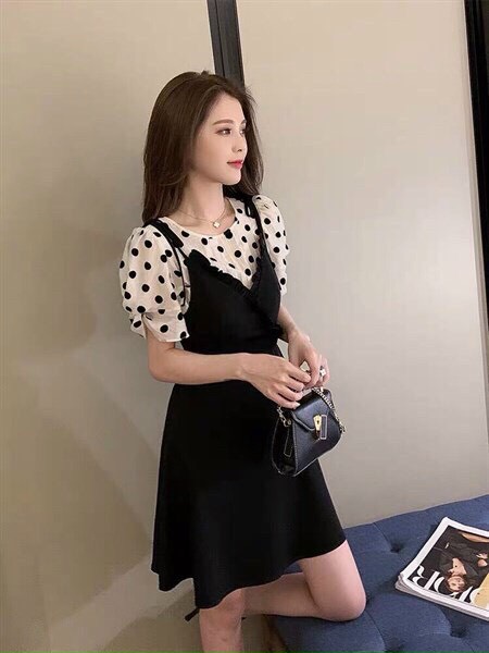 [15-17.5 Hoàn tiền 15%]  SET YẾM VÁY XÒE HAI DÂY ĐẮP CHÉO CHỮ V KÈM ÁO CHẤM BI CỔ TRÒN TAY BÚP THÍCH HỢP MẶC ĐI CHƠI ĐI DẠO PHỐ DỄ THƯƠNG