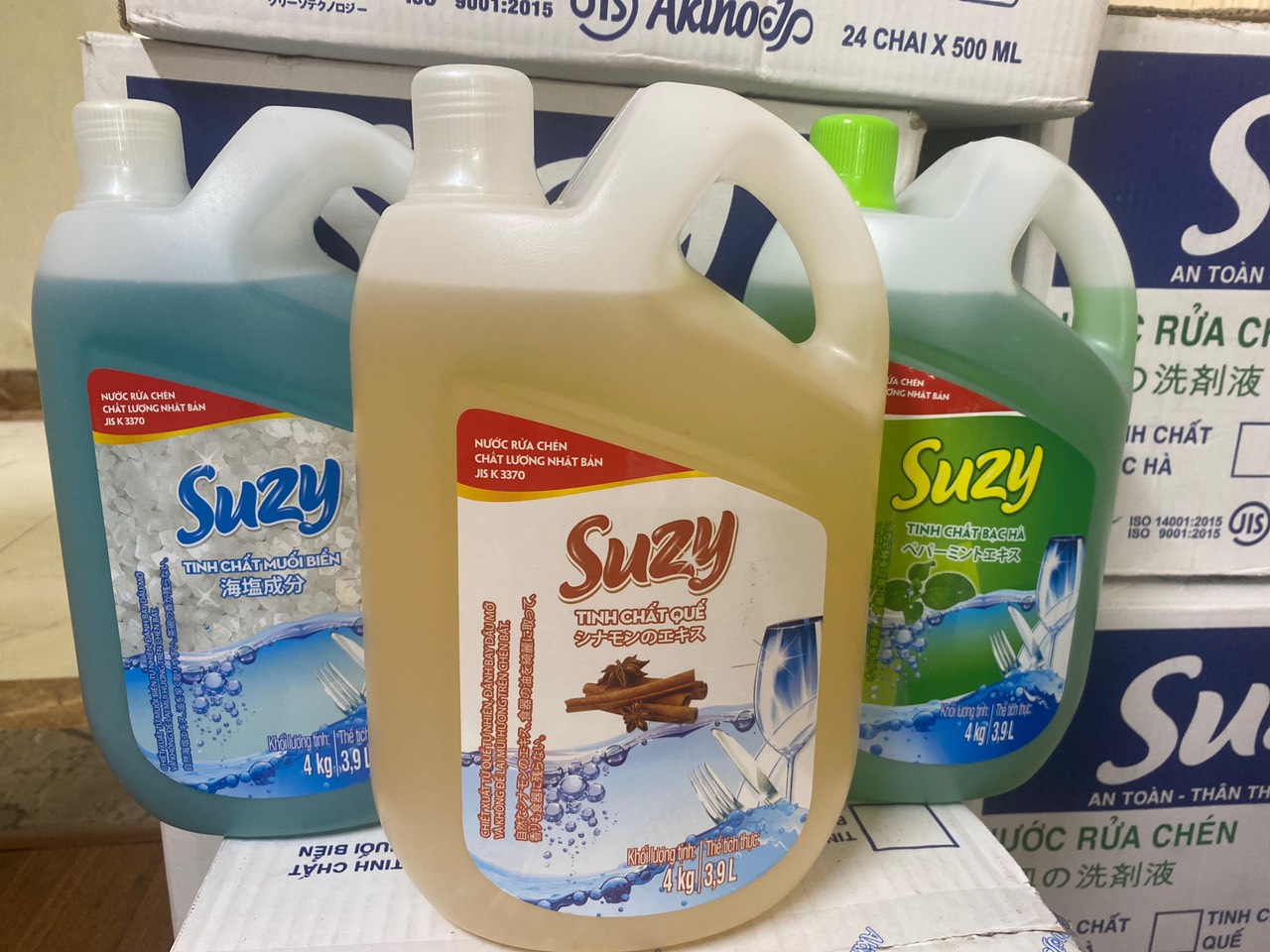 Nước rửa chén bát Suzy Nhật Bản 4kg, chất lượng đảm bảo an toàn và cam kết hàng đúng như mô tả