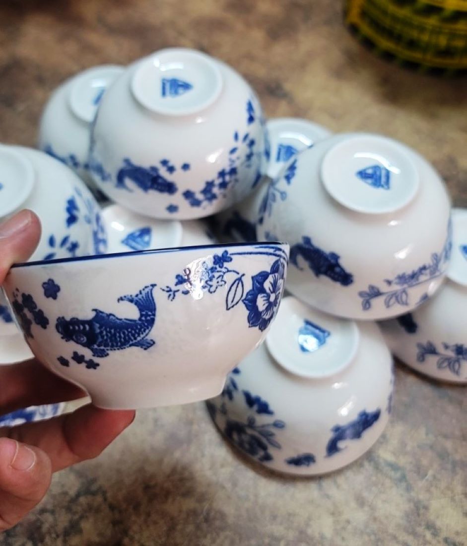 Bộ 10 chén nhỏ đựng nước chấm – họa tiết chép hoa sen