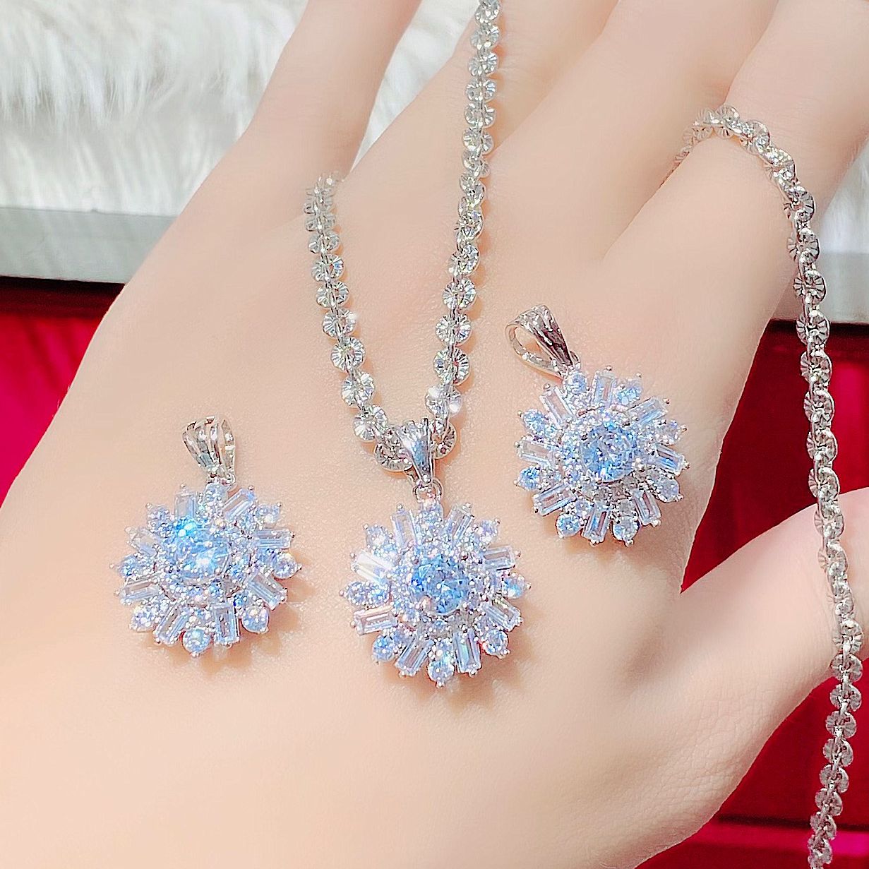 Dây chuyền bạc ý, dây chuyền vàng trắng 24k, dây chuyền mạ vàng non 18k, dây chuyền xi kim, dây chuyền kim cương cao cấp Thời trang GADO - CAM KẾT KHÔNG ĐEN