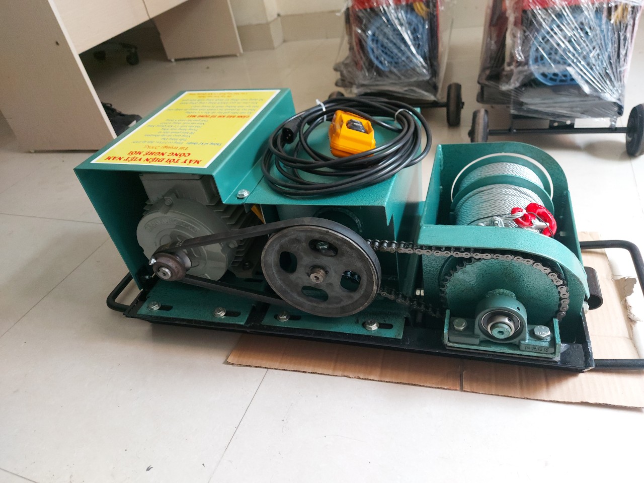 MÁY TỜI VẬT LIỆU XÂY DỰNG.
