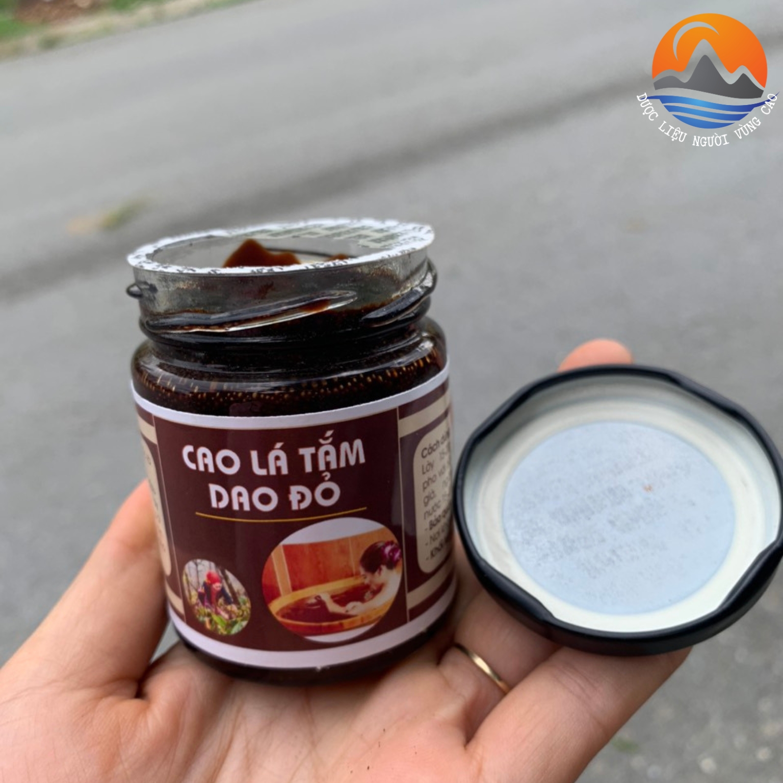 Cao lá tắm người dao đỏ sau sinh chính hiệu. Cao lá tắm thảo dược cho bé sơ sinh, cho mẹ sau sinh