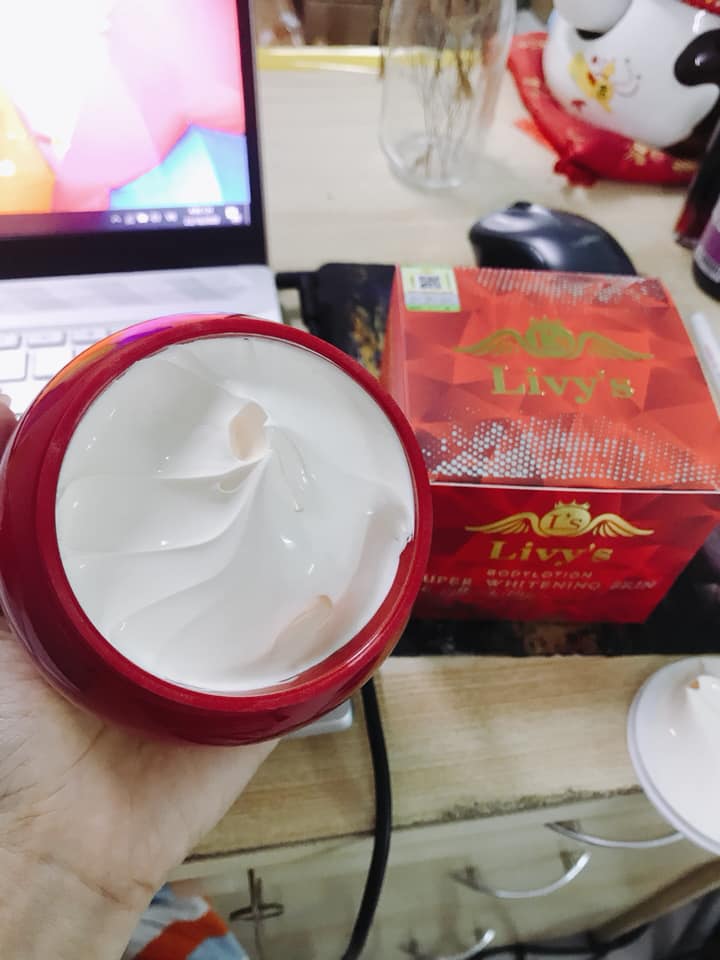 KEM BODY LIVYS ĐỎ NGÀY VÀ ĐÊM Với công thức vượt trội  kem dưỡng trắng body cao cấp Livys có tác dụng dưỡng trắng da từ sâu bên trong dưỡng ẩm mịn màng không tỳ vết