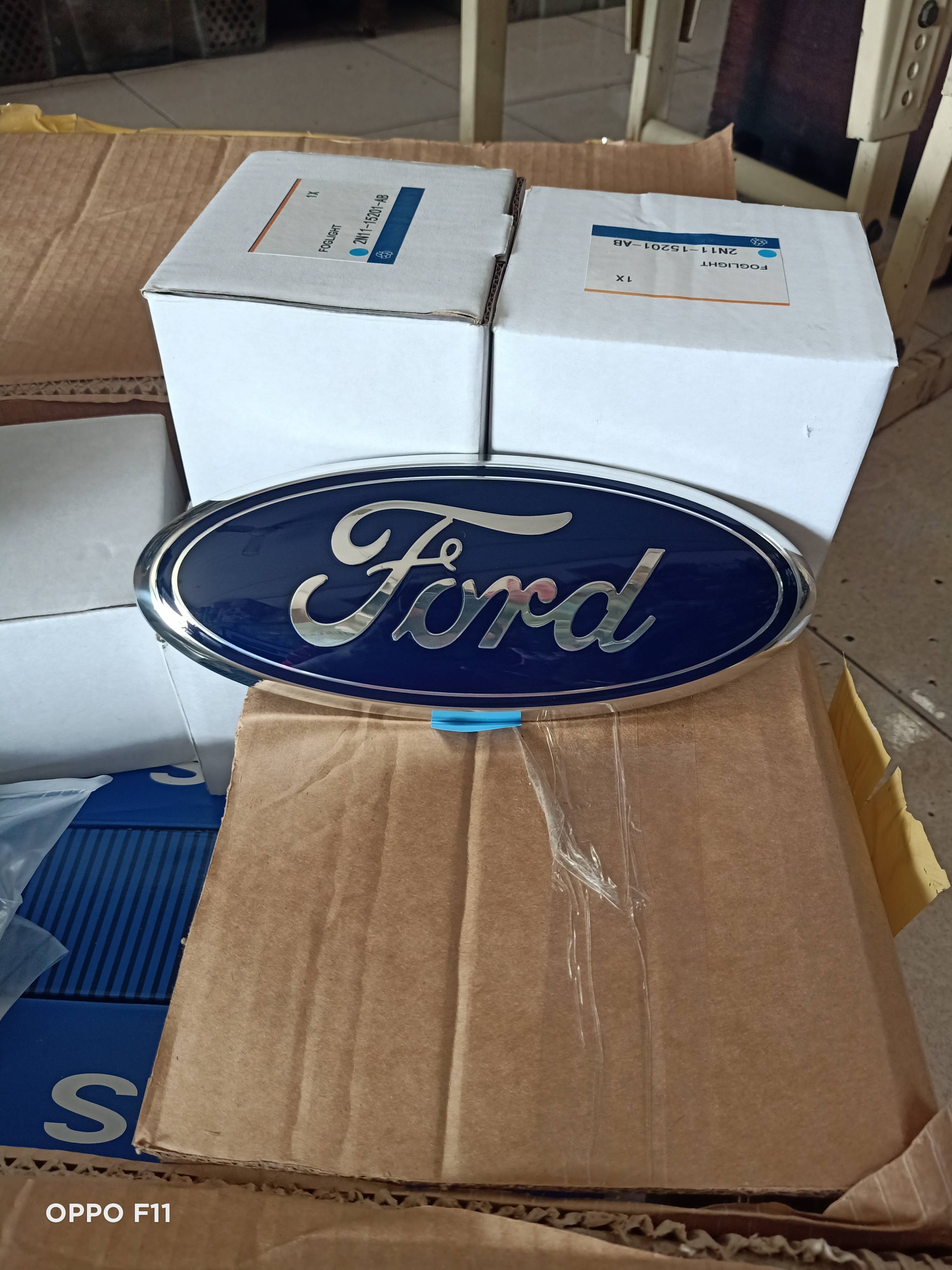 Logo trước xe ford transit đời 2003 - 2008 chính hãng