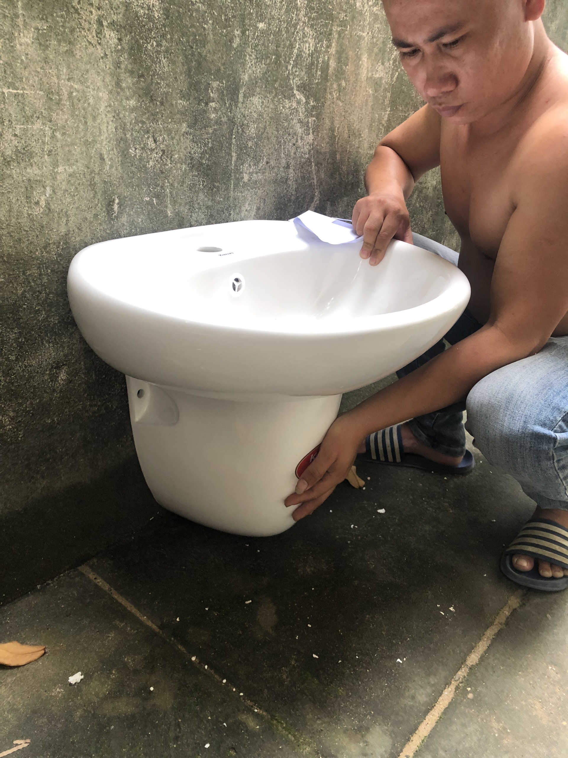 Bộ chậu rửa mặt lavabo có chân treo hàng kassani 311 nhập thái lan men nano loại 1