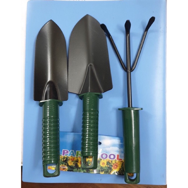 Bộ dụng cụ gồm 3 món: cào đất, xẻng,xới đất hàng tốt