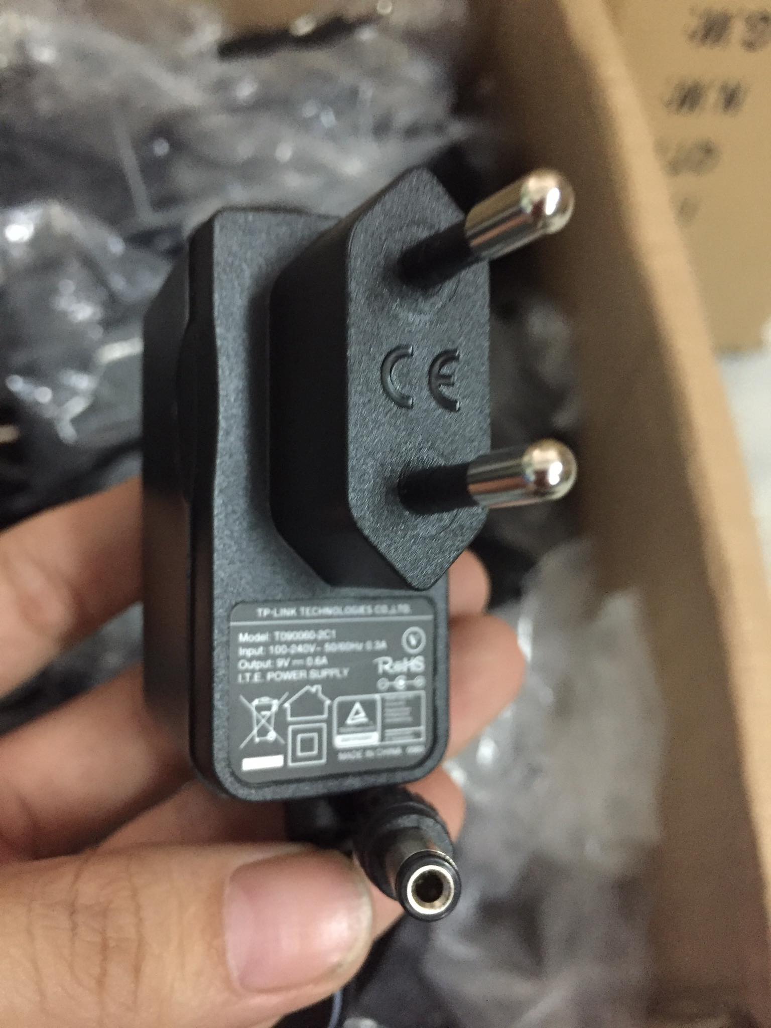 Sạc nguồn adapter ac-dc tp-link: 9v - 0.6a - đầu lớn - chuẩn 5.5mm - zin