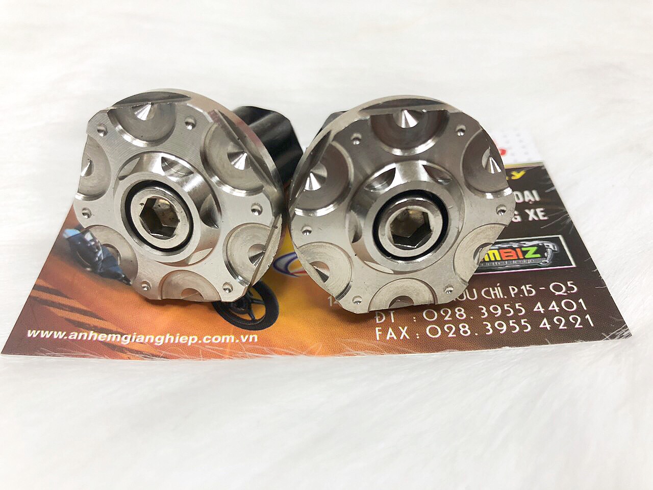 Gù tay lái Salaya Thái Lan 1