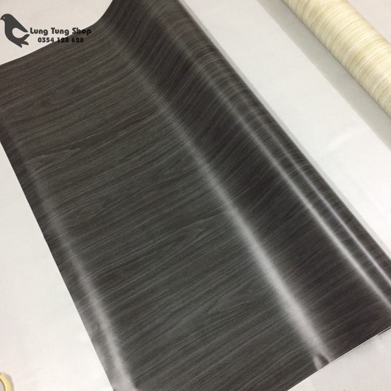 [HCM]Giấy dán tường có keo - decal vân gỗ đen ( khổ 1,2m )