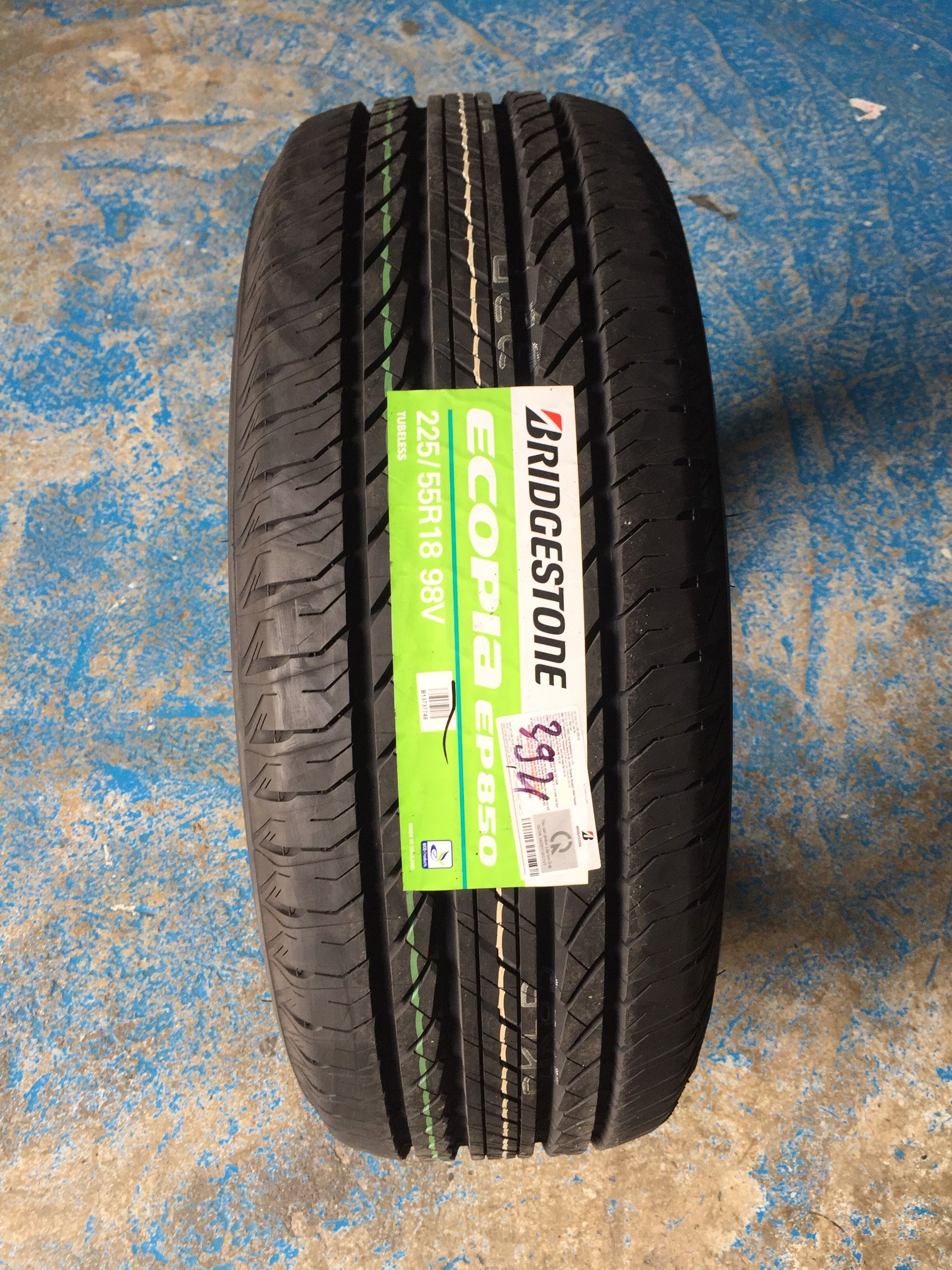 Lốp bridgestone 225/55r18 ep850