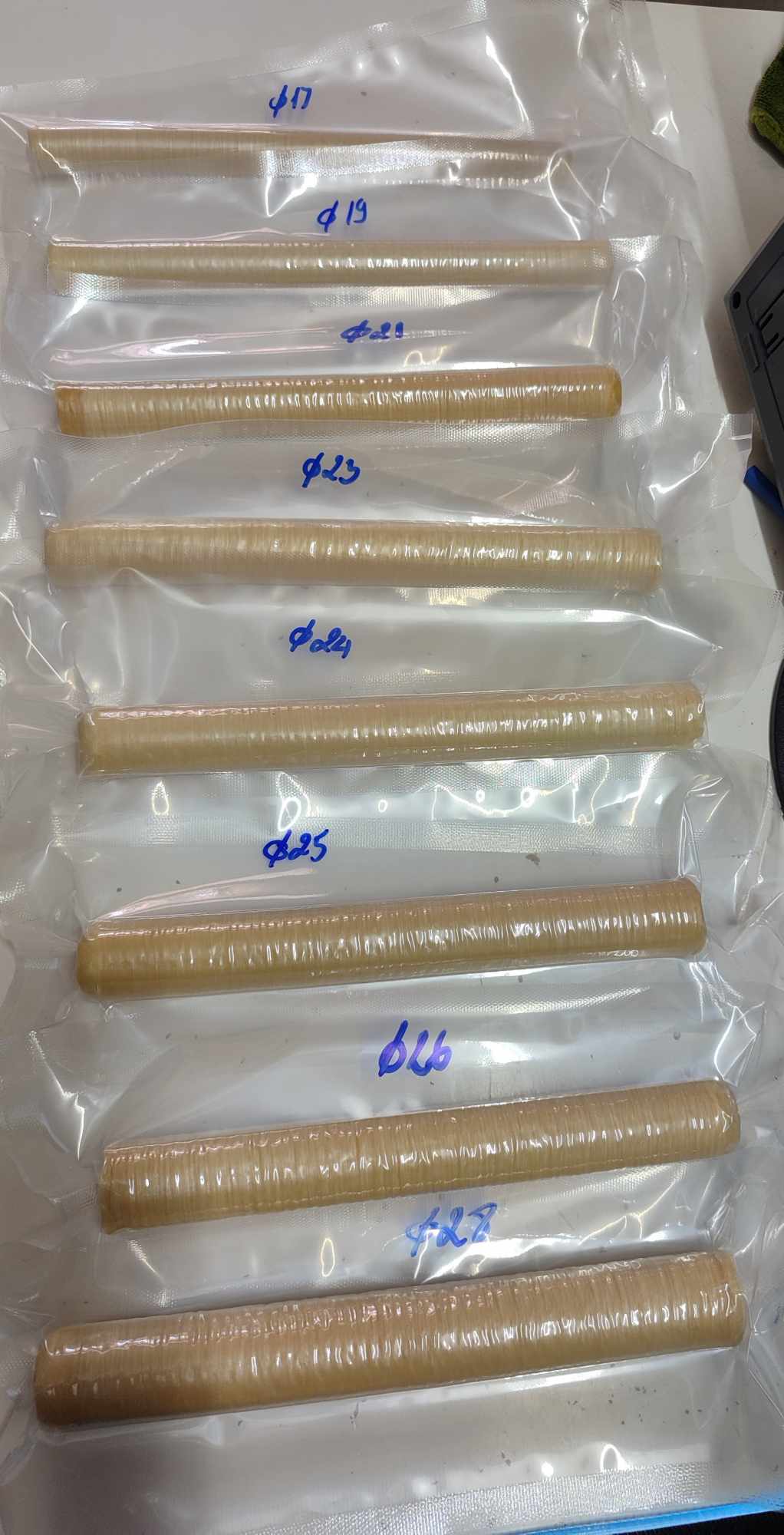 Vỏ collagen làm xúc xích, lạp xưởng, trứng gà nướng - Vỏ bọc xúc xích hiệu Viscofan (vỏ dài 15,24m)