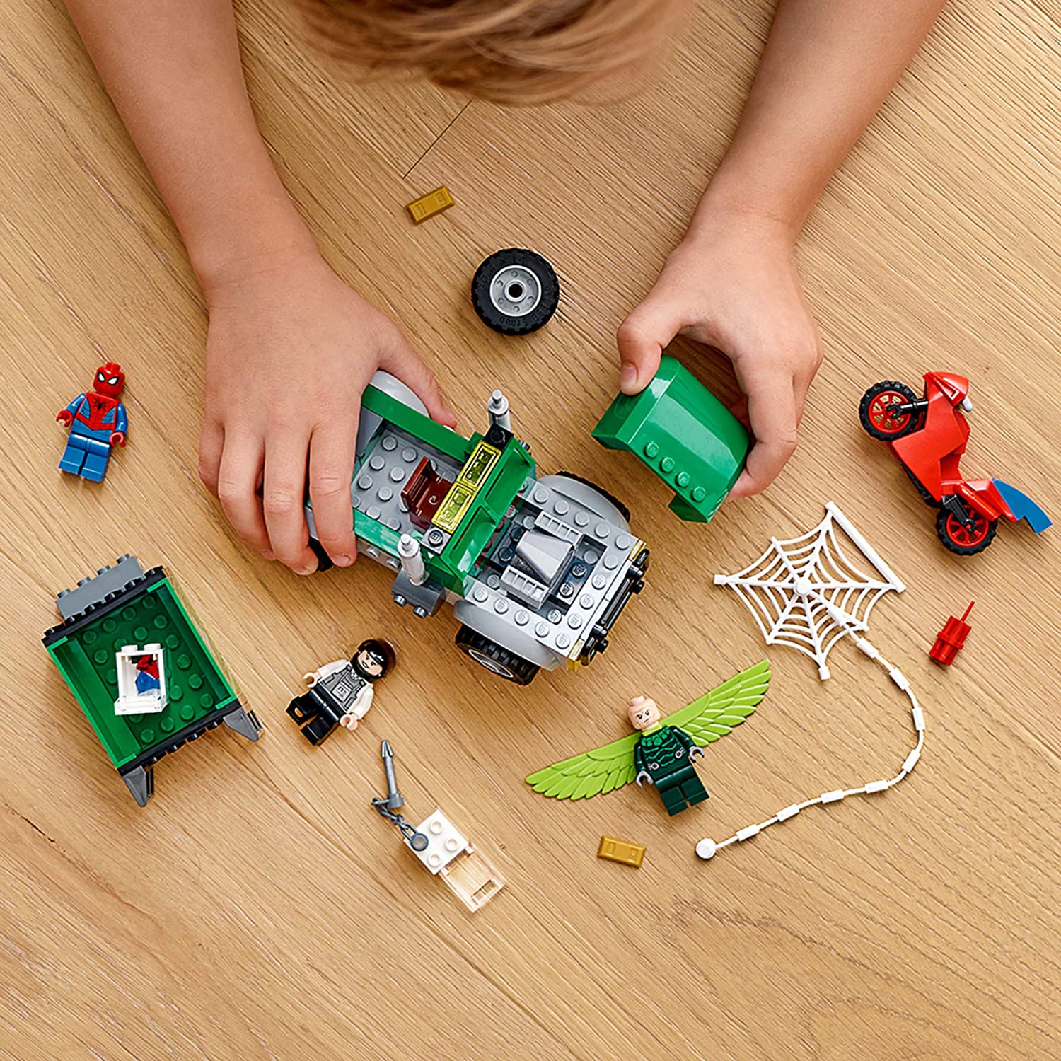 Hot sale ✪ LEGO Bộ đồ chơi Marvel Spiderman Condor Truck Driver Robbery  76147 với đồ chơi xe tải ngân hàng có thể xây dựng và hình siêu anh hùng  mini, mới