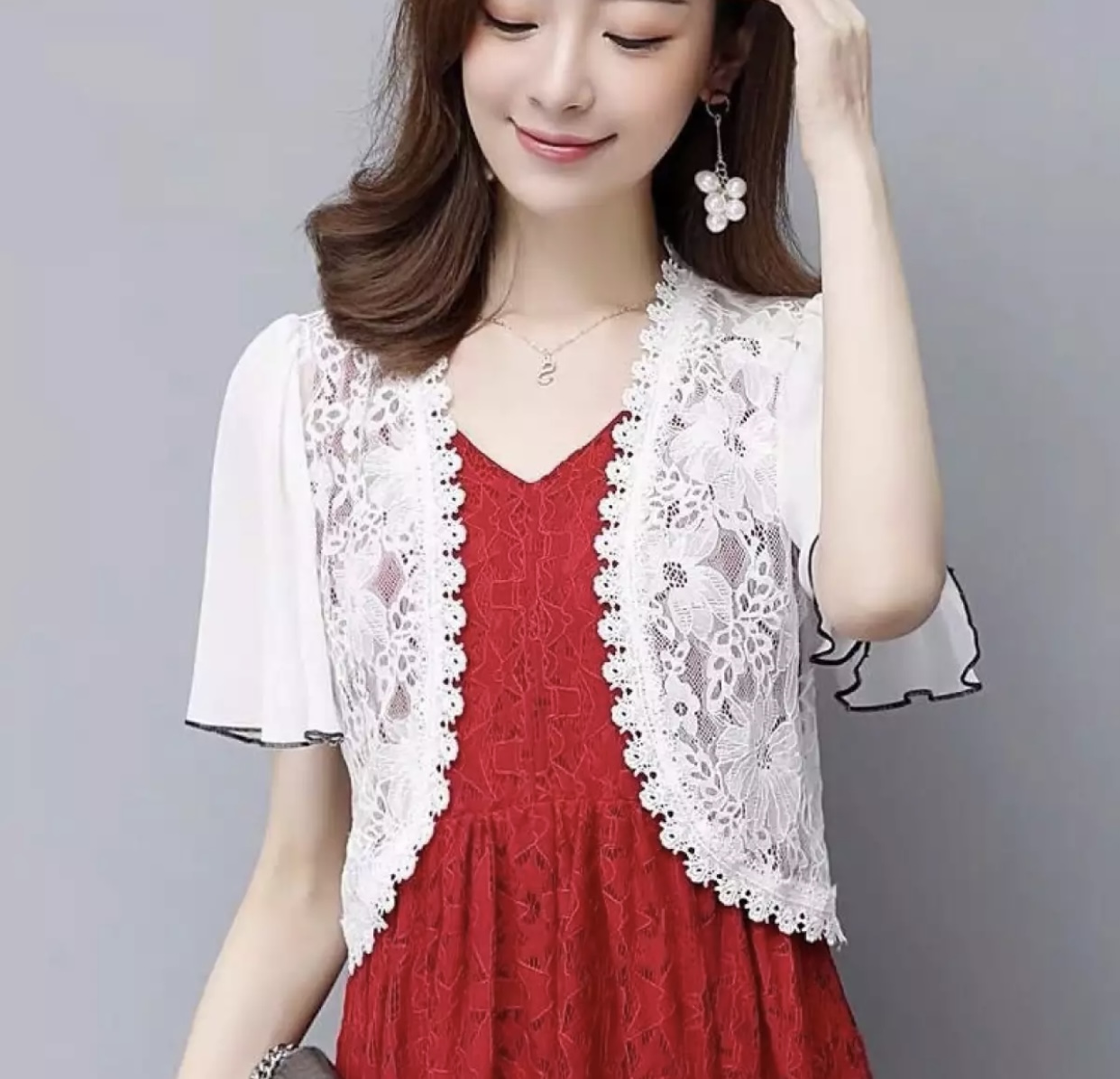 Áo khoác ren lửng phối tay voan loe dễ thương