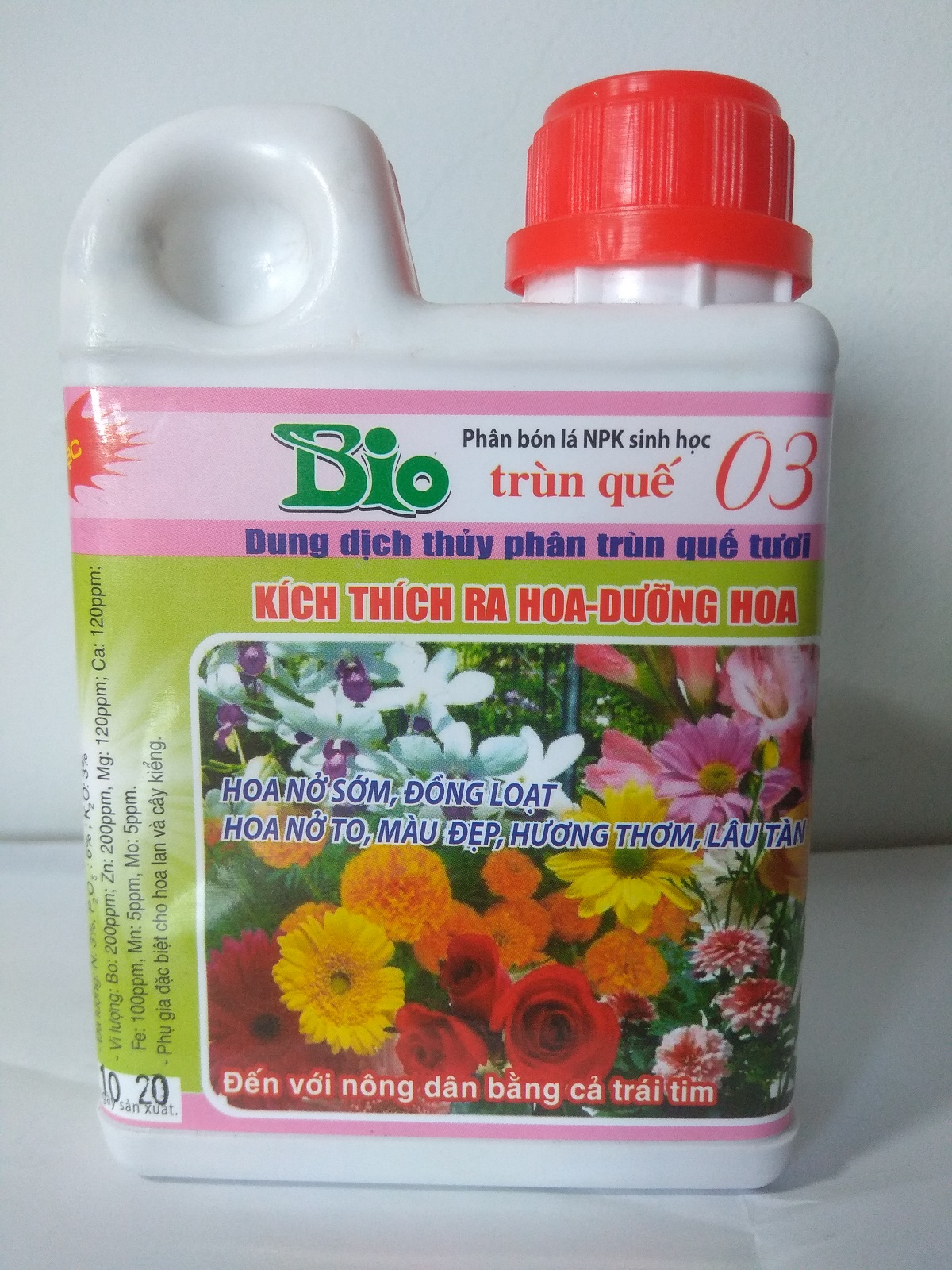 [HCM]Phân bón lá sinh học Bio TRÙN QUẾ 03 kích thích ra hoa dưỡng hoa - chai 250 ml