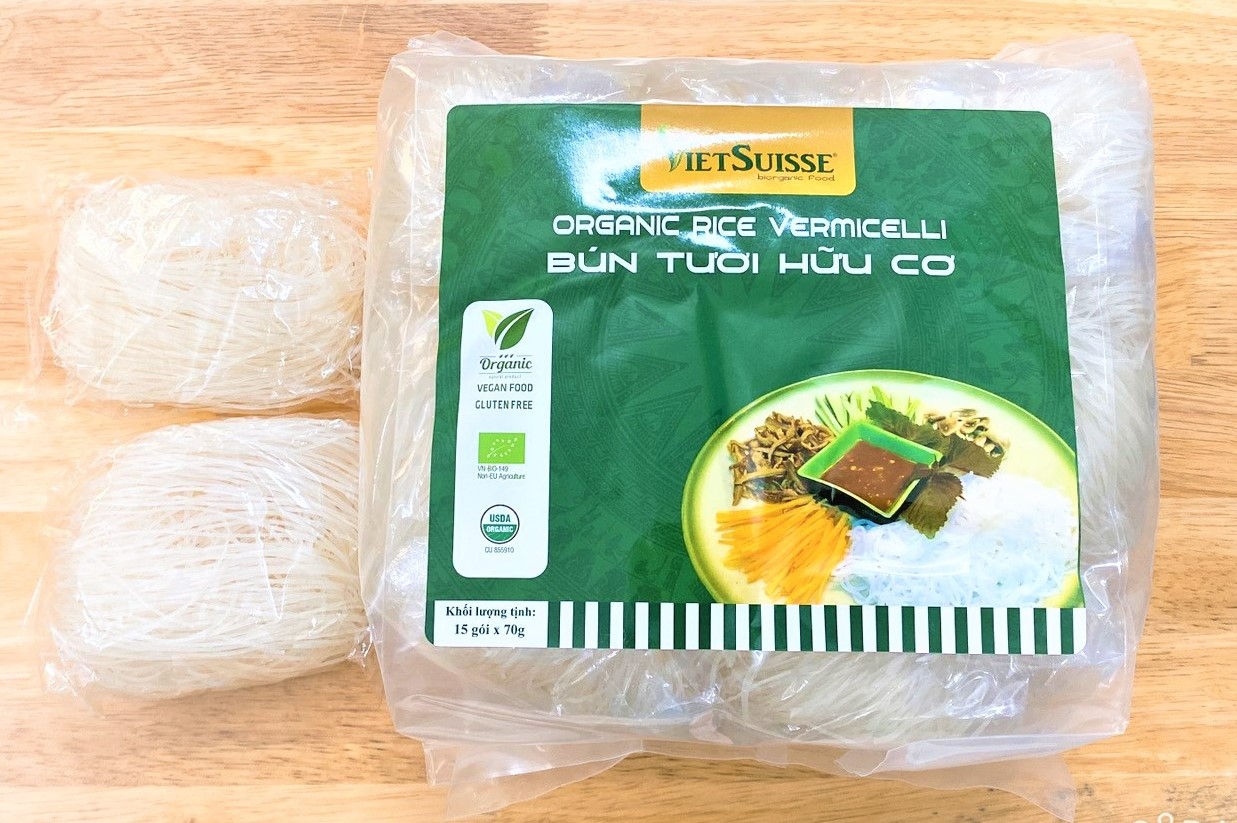Bún tươi, phở ăn liền hữu cơ sấy khô Vietsuisse lẻ vắt 70g. Date 12/2022 - Sweet Baby House
