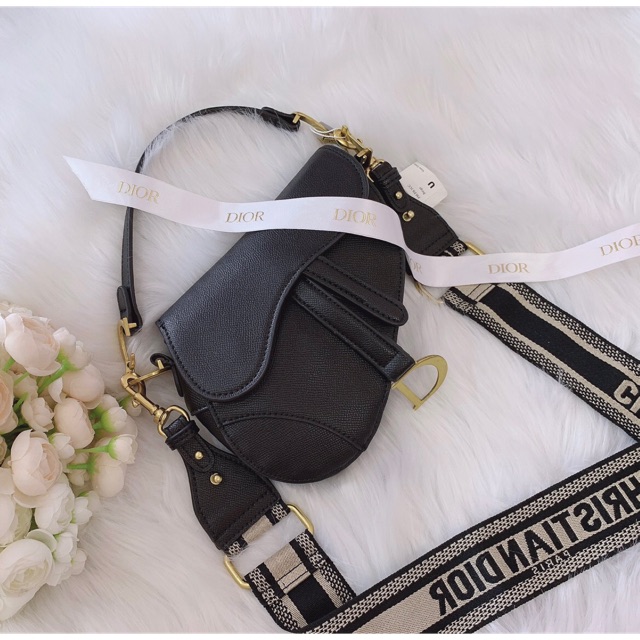 túi xách nữ đeo chéo yên ngựa dây đeo bản to thổ cẩm thêu logo phụ kiện khoá vàng da xước sang xịn