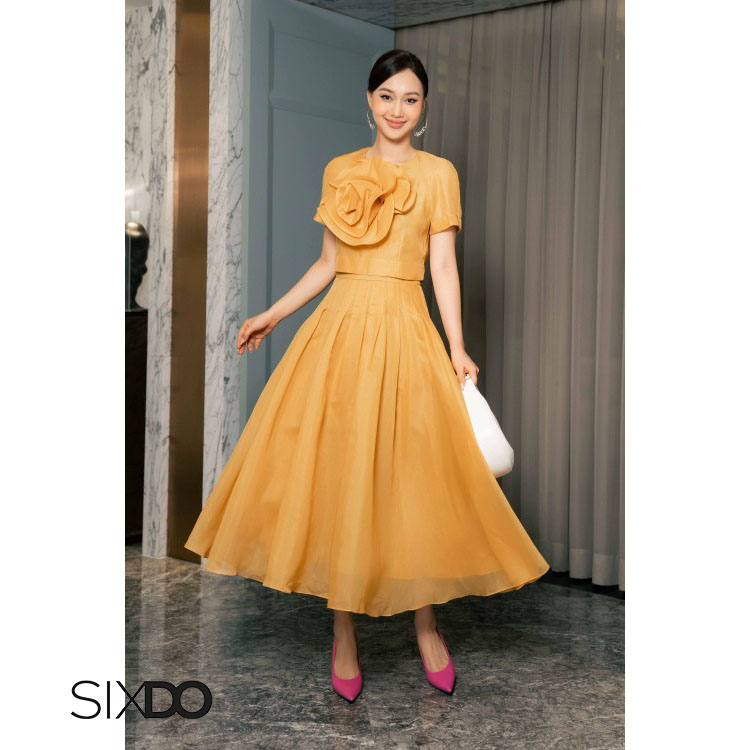 Áo nữ cộc tay phối hoa ngực SIXDO
