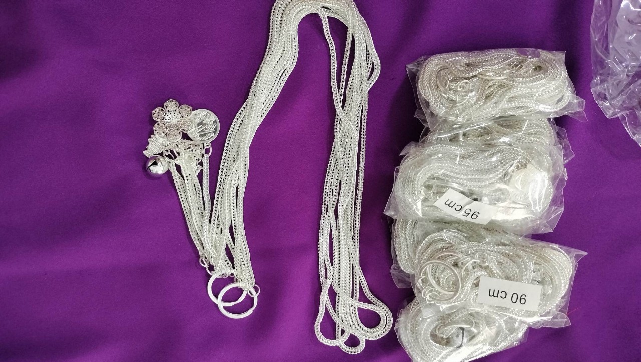 Xà tích thường loại 4 dây dài có kèm theo móc cài - Trang sức truyền thống dân tộc Thái