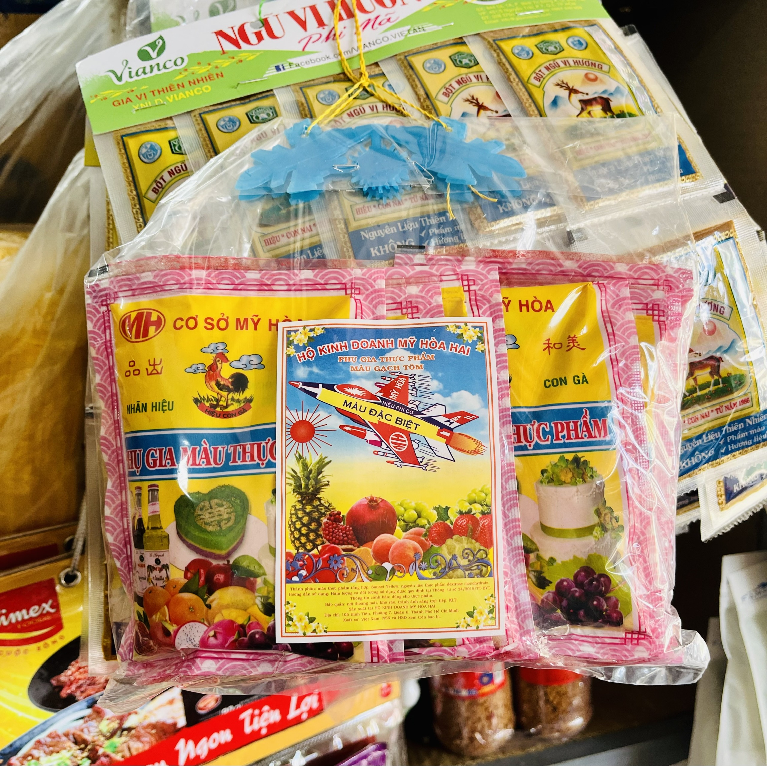 Lốc Màu thực phẩm - màu đỏ hiệu Con Gà