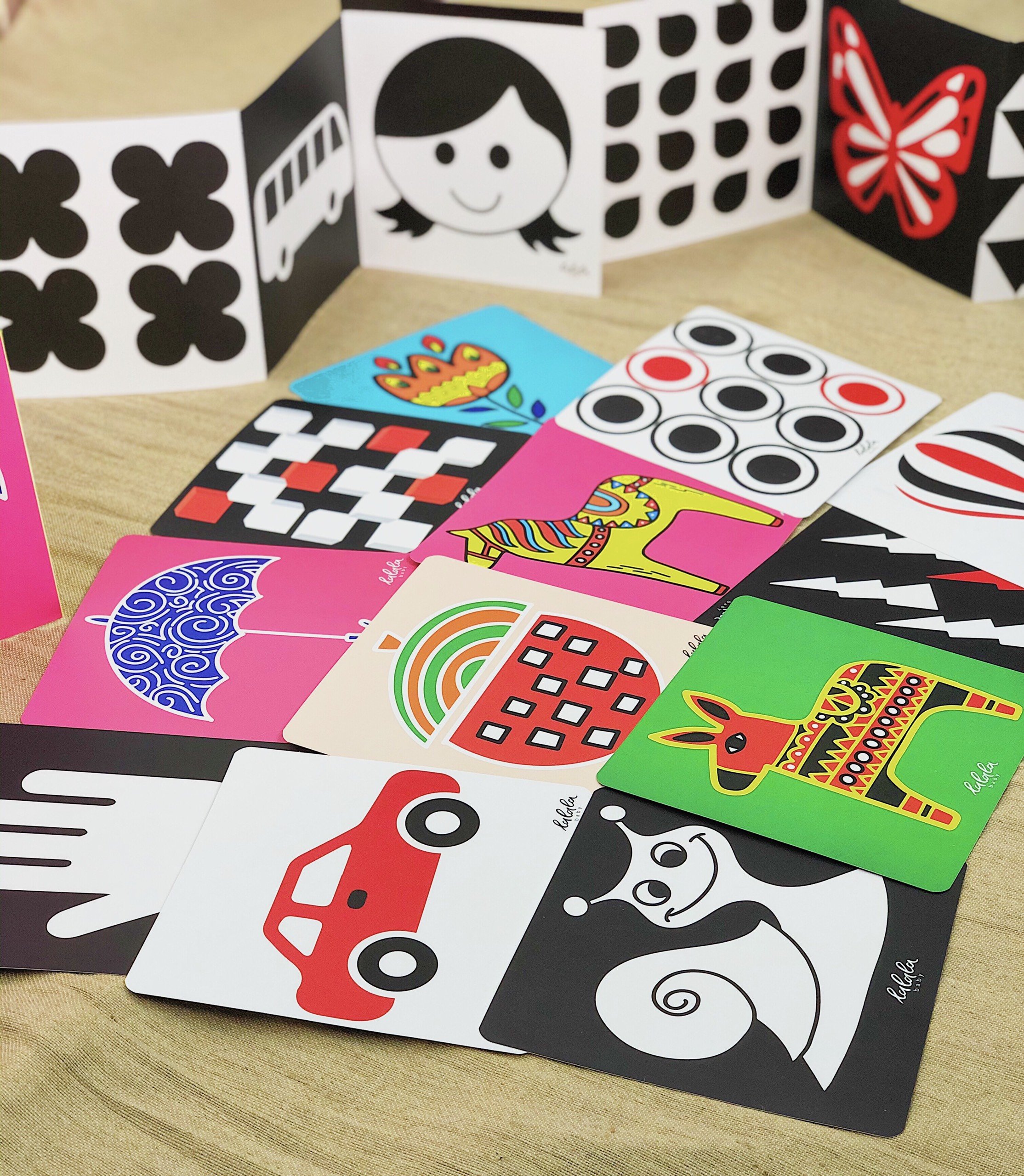 BỘ THẺ FLASH CARD RỜI và THẺ ĐỨNG ZICZAC kích thích thị giác cho trẻ sơ sinh phát triển toàn diện