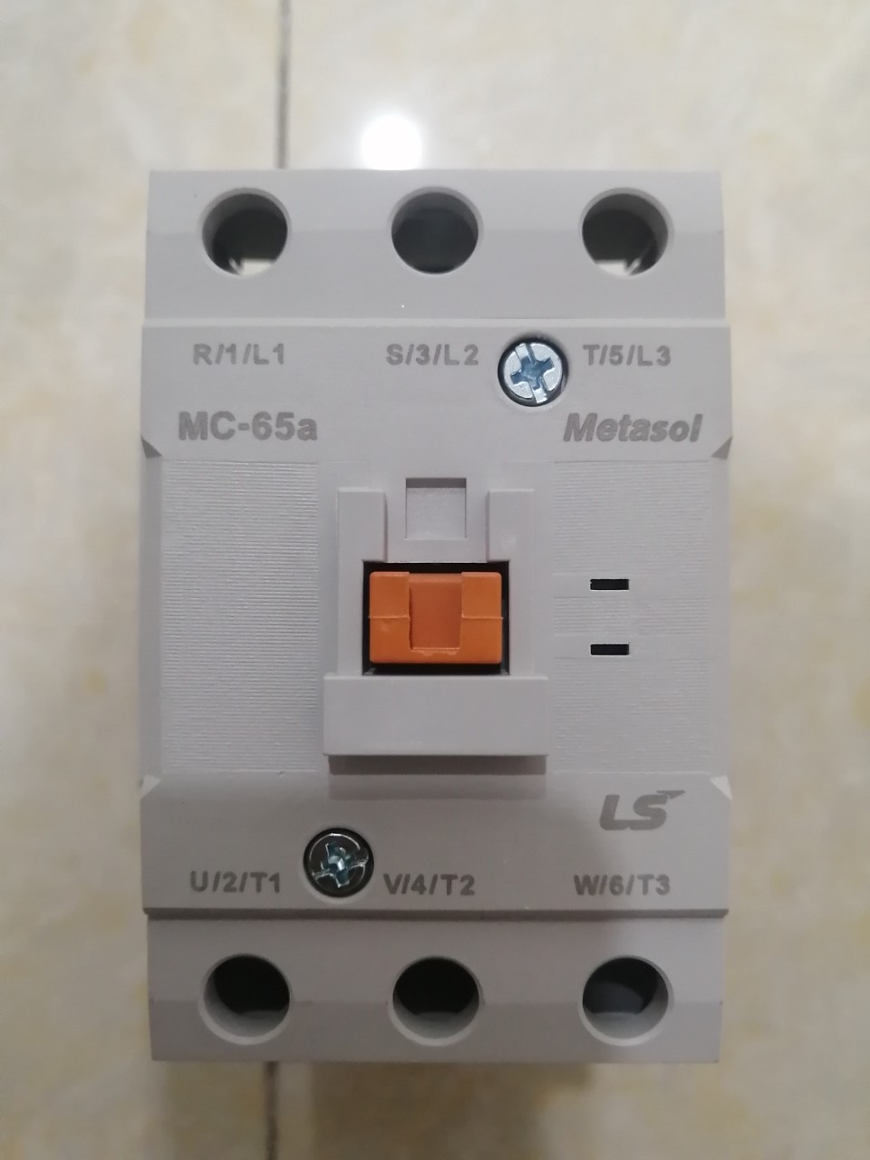 Khởi động từ mc-65a 3p 65a coil 220vac
