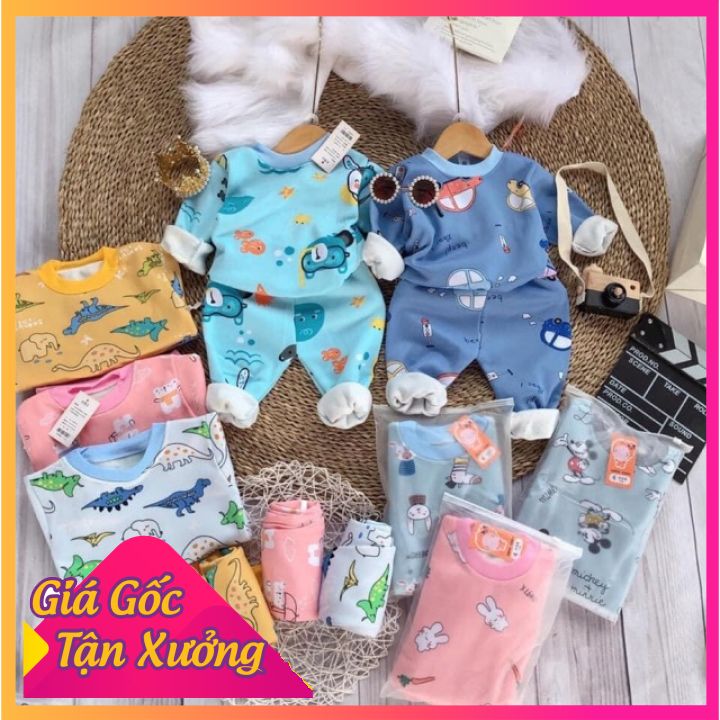 Bộ nỉ dành cho cả bé trai và bé gái
