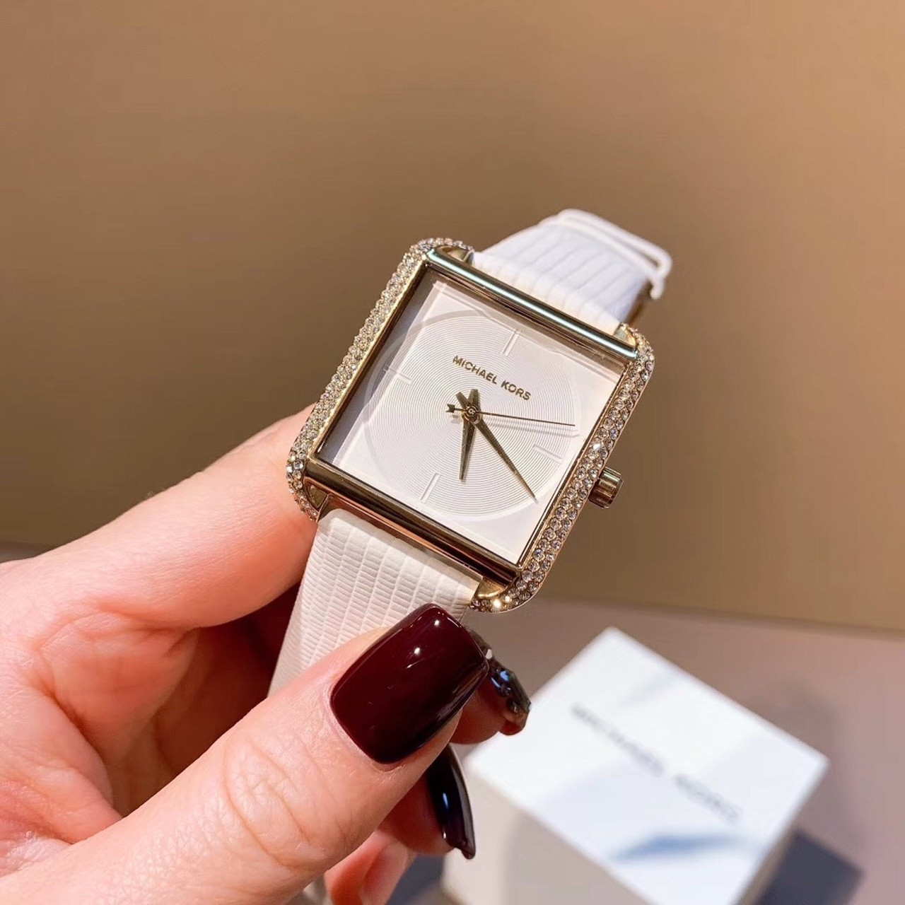 [HCM][MUA 1 TẶNG 1] Đồng hồ nữ mặt vuông - Đồng hồ nữ dây da M.ichael Kors MK2583 - size 32mm - FULLBOX - Đồng hồ nữ đẹp