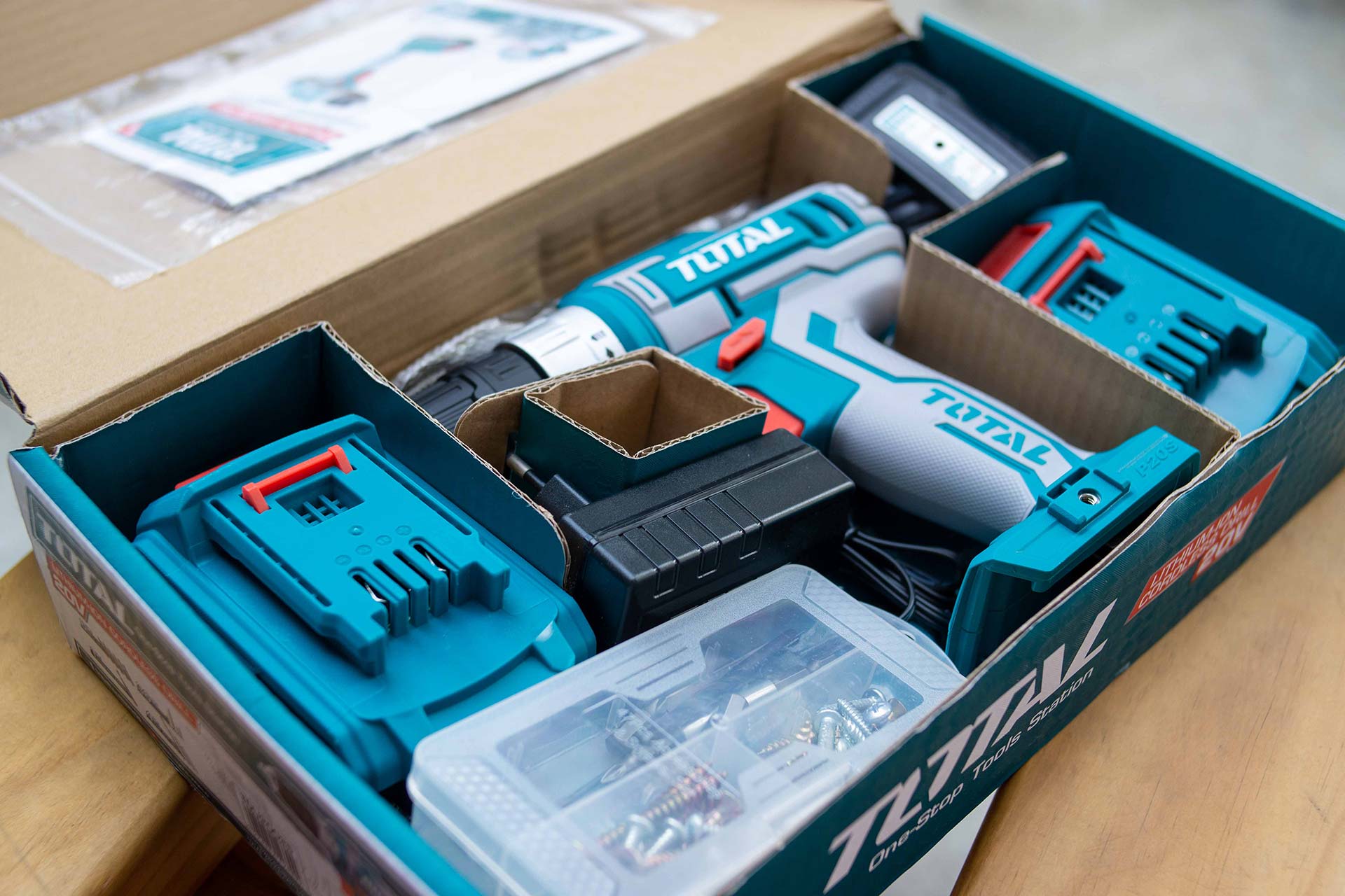 Máy khoan dùng pin total lithium-ion 20v tdli20025 mẫu mới