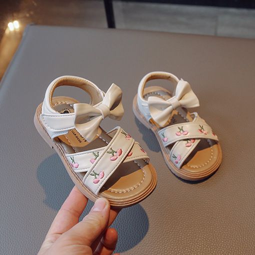 Dép sandal bé gái thêu cherry 2023 - size 1 - 8 tuổi, quai chéo da mềm, đế êm