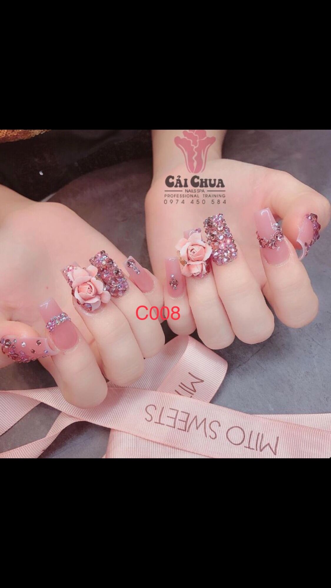 Móng tay giả - Nail box - Bộ 24 móng thiết kế đính hoa bột và đá