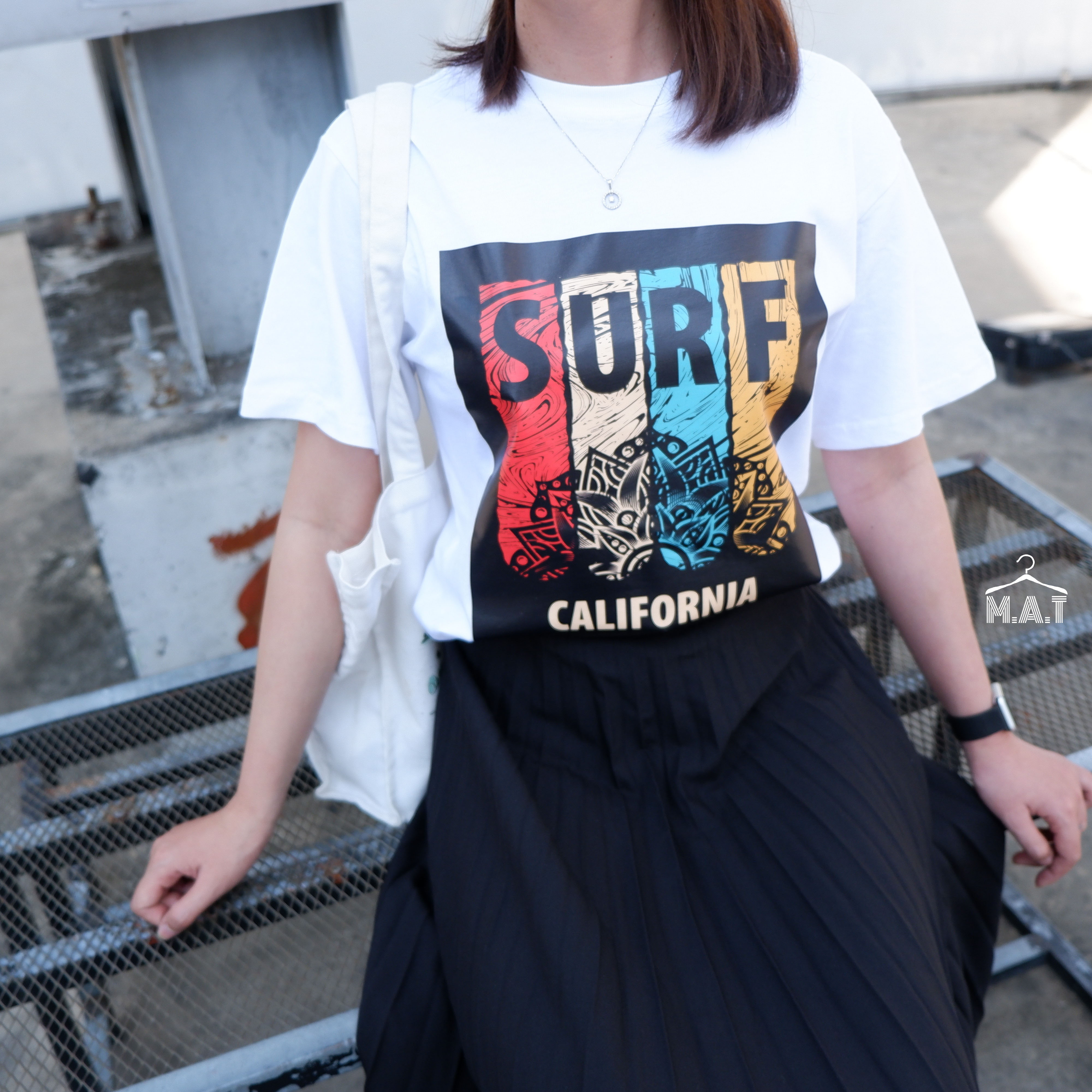 Áo thun tee white/black surf california
