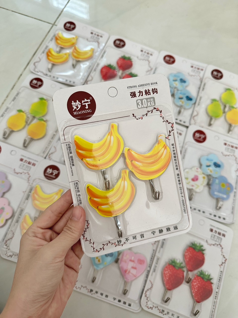 Vỉ 3 móc dán có đinh đóng tường cute