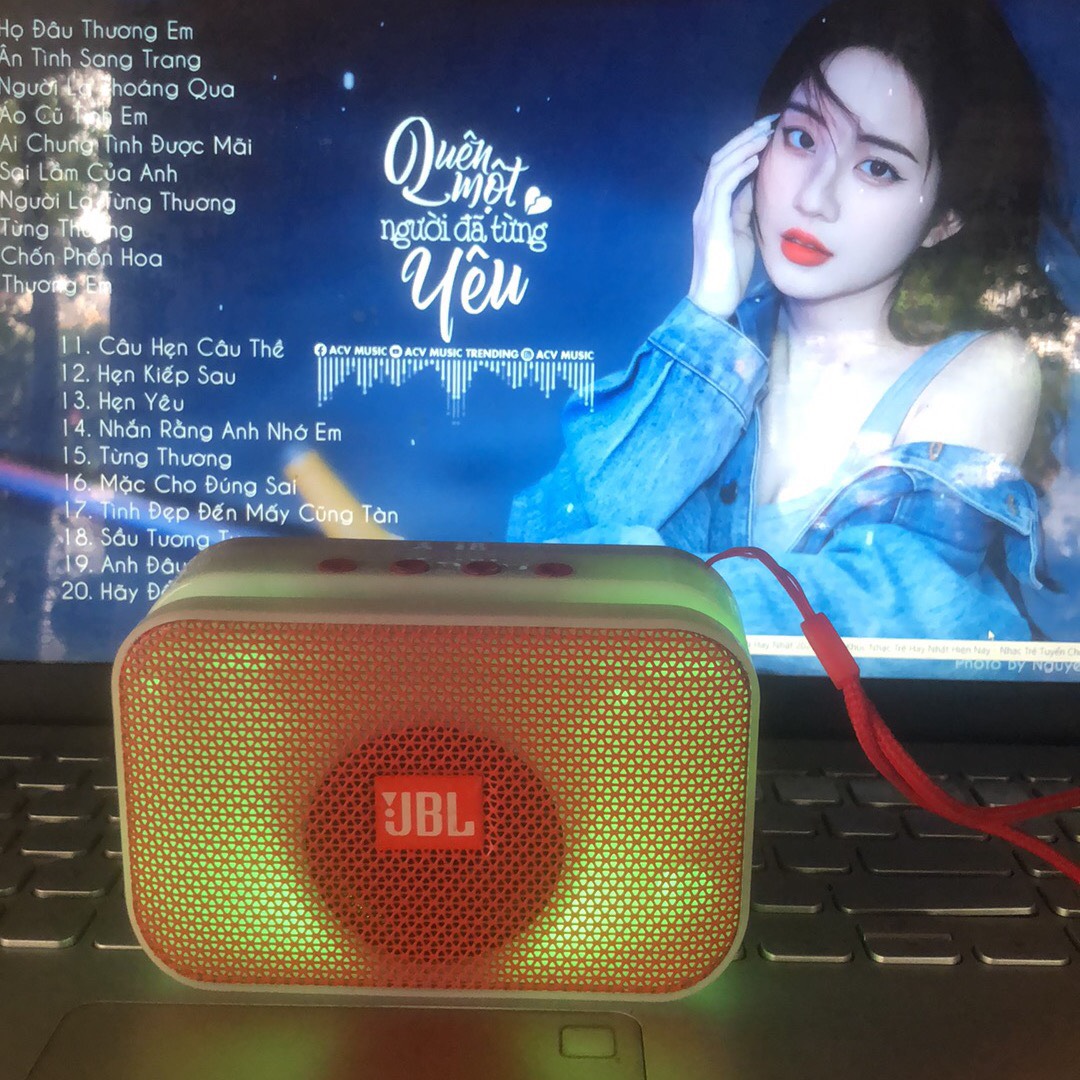 Loa nghe nhạc bluetooth độc lạ, Loa Mini Bluetooth Nháy Theo Nhạc, Loa mini Bluetooth, Loa di động có đèn led nhiều màu, Loa Mini Bluetooth Led Nháy Theo Nhạc, Loa mini Bluetooth, Loa di động có đèn led, Loa mini di động âm thanh hay