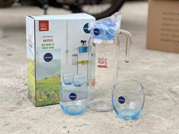 Bộ bình ly thủy tinh luminarc cao cấp quà từ nestle _ bình + 2 ly thủy tinh xanh luminarc chính hãng 100%