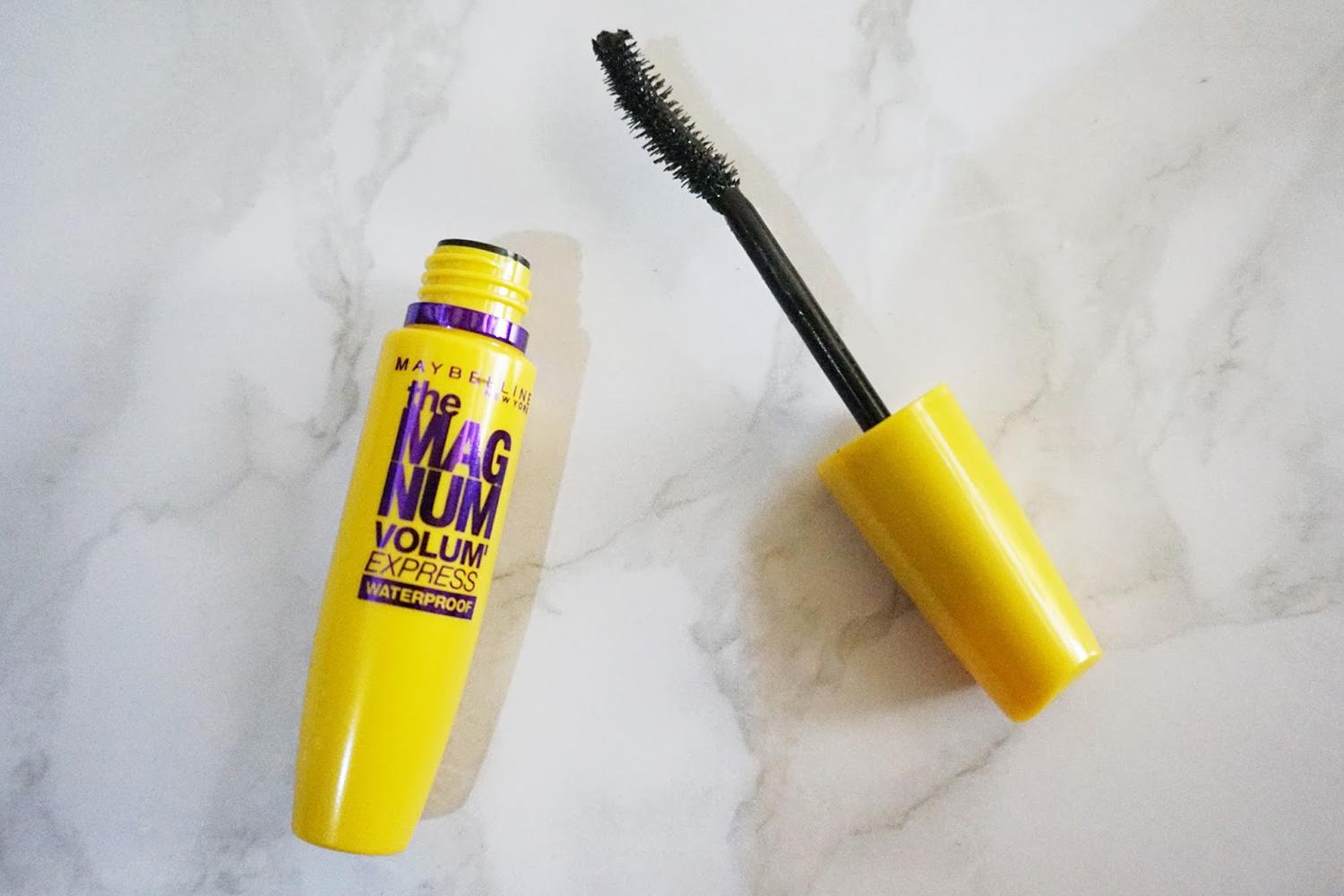 Mascara Chuốt Dày Và Cong Mi
