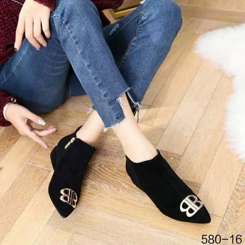 Bốt cổ ngắn da lộn khoá hông chữ BB- mã 968