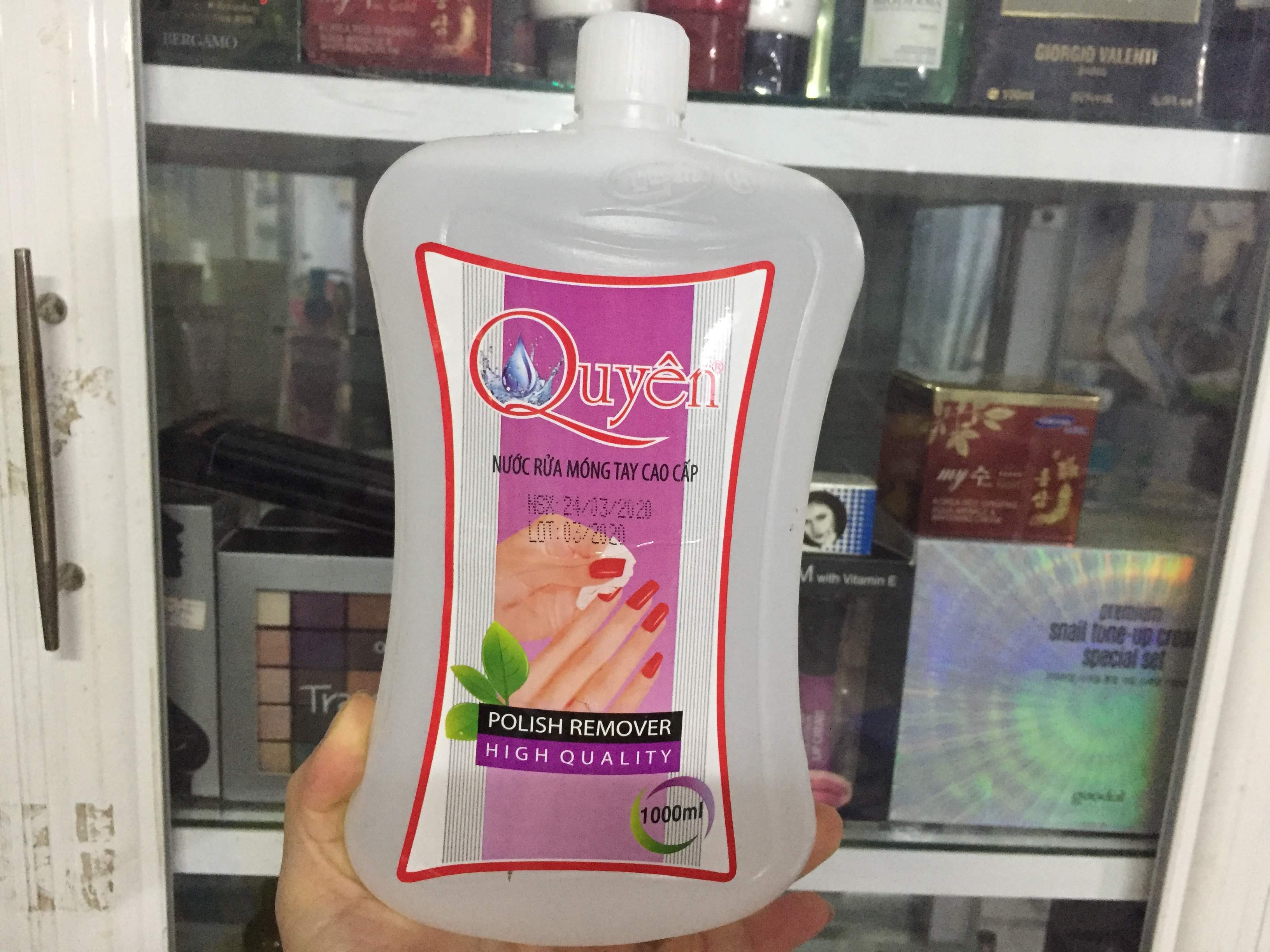 Nước rửa móng tay cao cấp Quyên 1000 ml