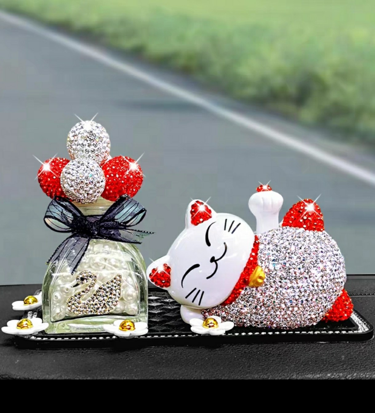 Decor mèo thần tài đặt taplo ô tô